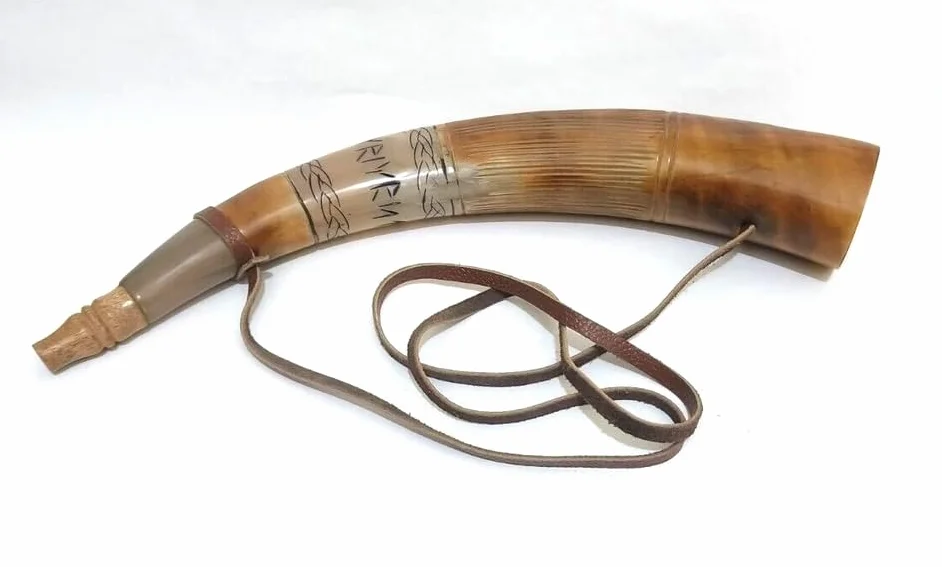 Cuerno de guerra tallado a mano shofar de 45,72 cm estilo trompeta con correa de cuero, acabado pulido oscuro