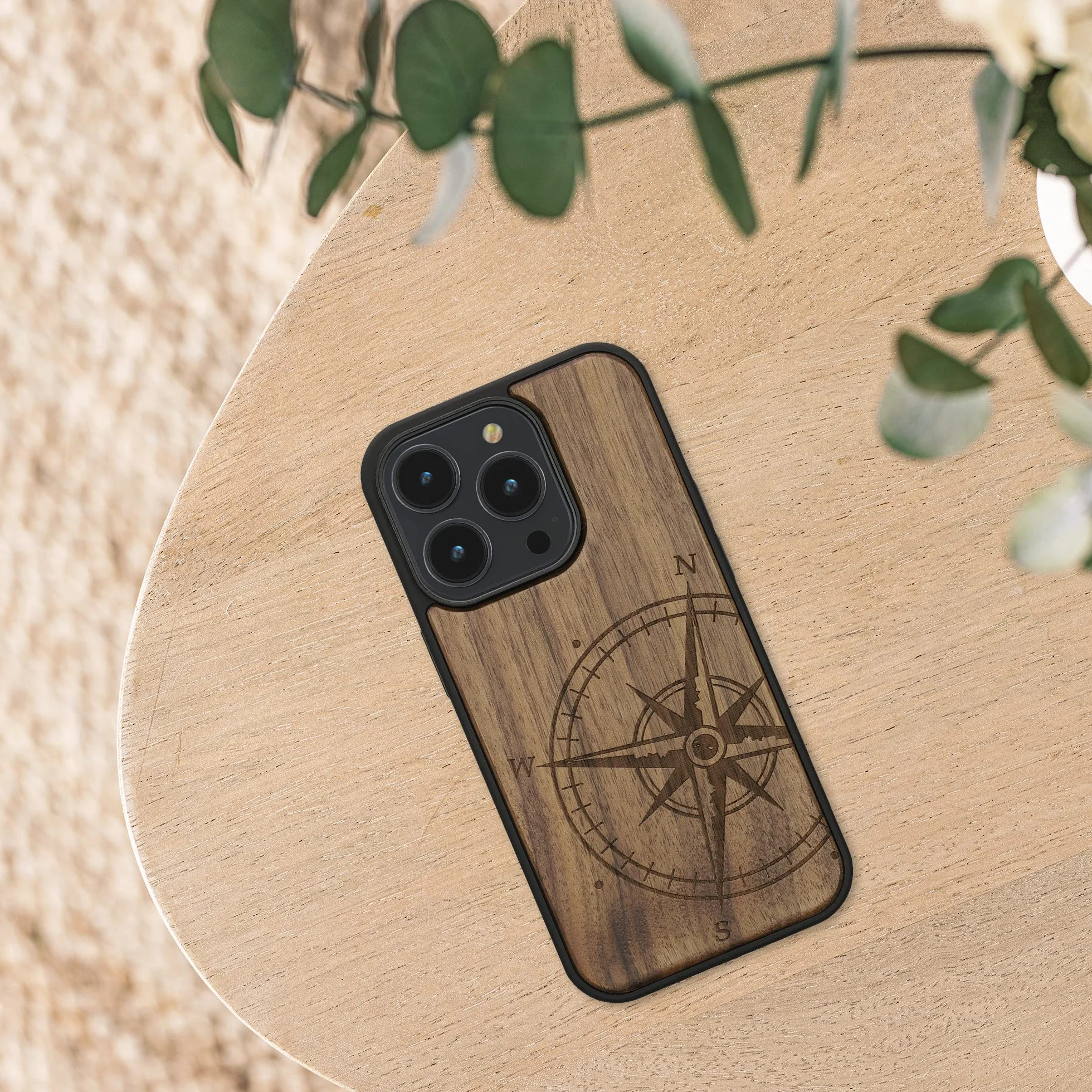 kwmobile Funda para Apple iPhone 14 Pro - Carcasa de Madera con Bumper Antigolpes y Aguja Magnética