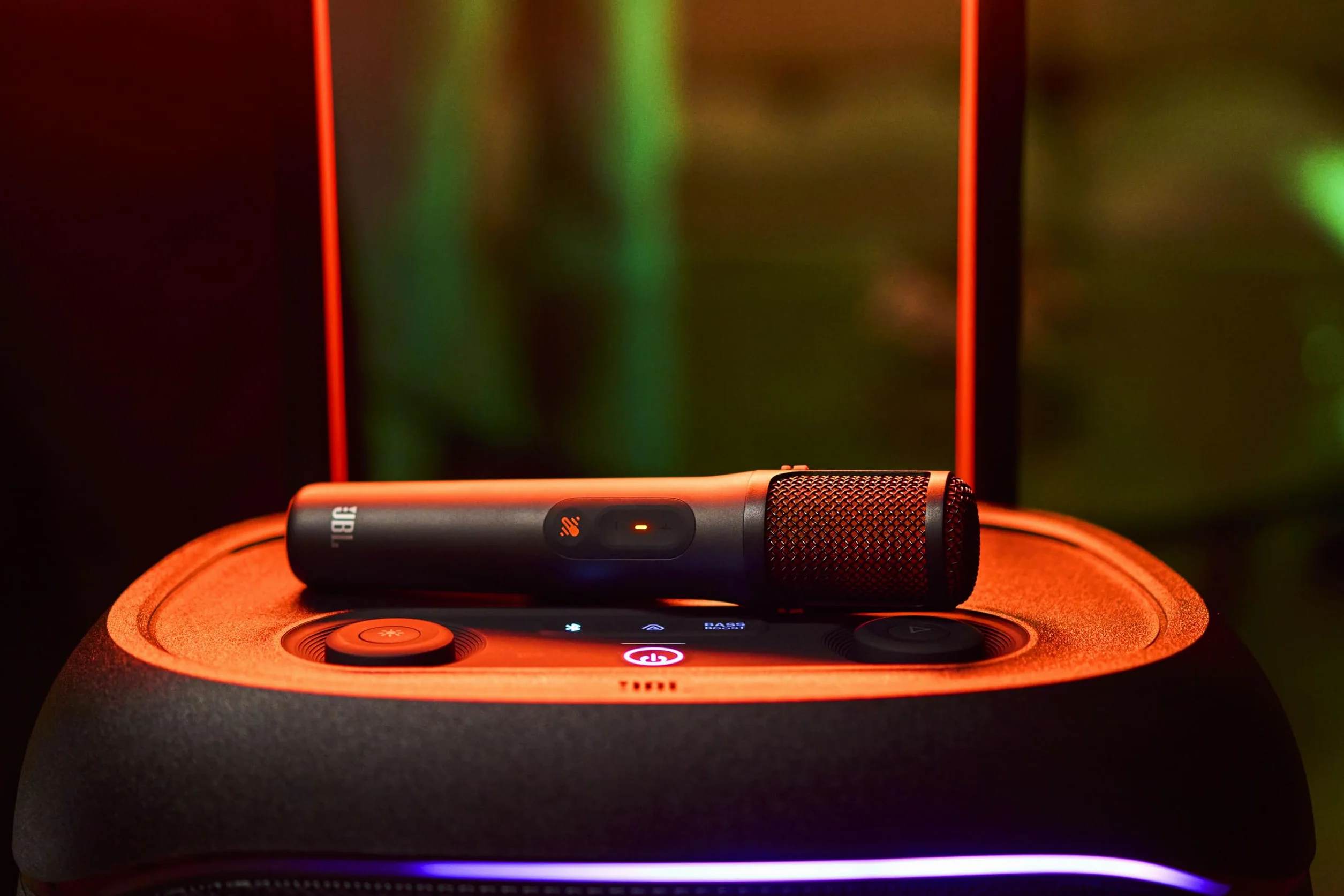 JBL EasySing Mics, 2 micrófonos de Karaoke inalámbricos con IA y eliminación de Voz en Tiempo Real y dongle PartyBox USB-C, Negro