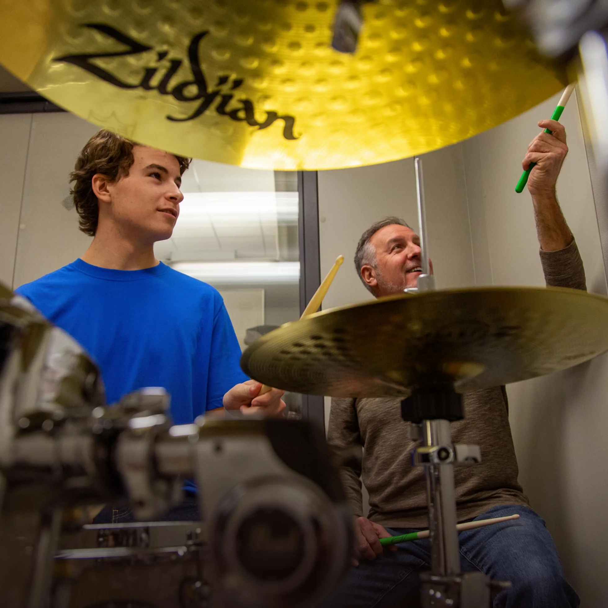 Zildjian ZP1418 Planet Z Series - Juego de Platillos Fundamental - 14"H and 18"C,Nuevo Modelo
