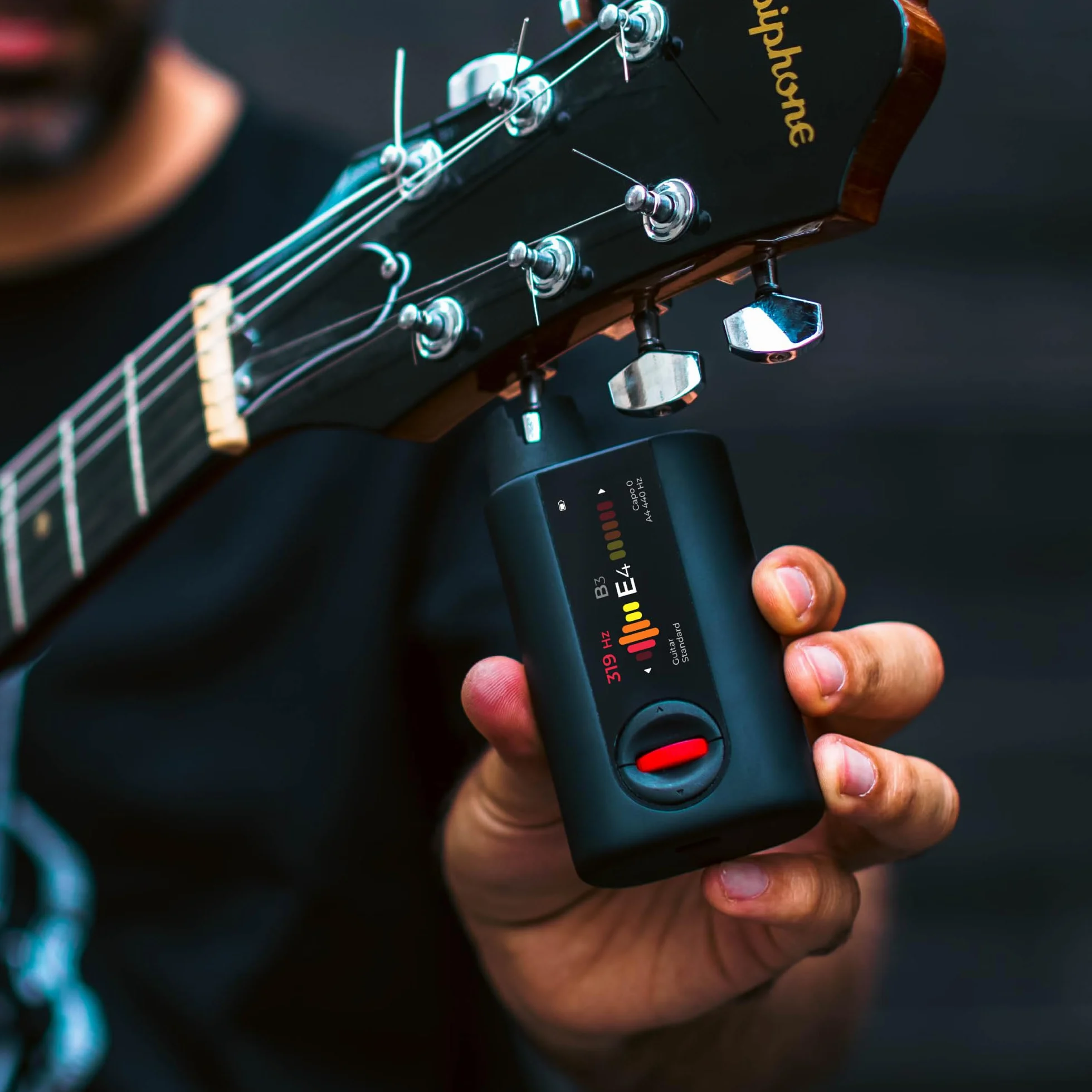 Roadie 4 Afinador automático inteligente para guitarra y ukelele | Afinación rápida y precisa con metrónomo y enrollacuerdas integrados | Para guitarras acústicas, eléctricas, 12 cuerdas, banjo