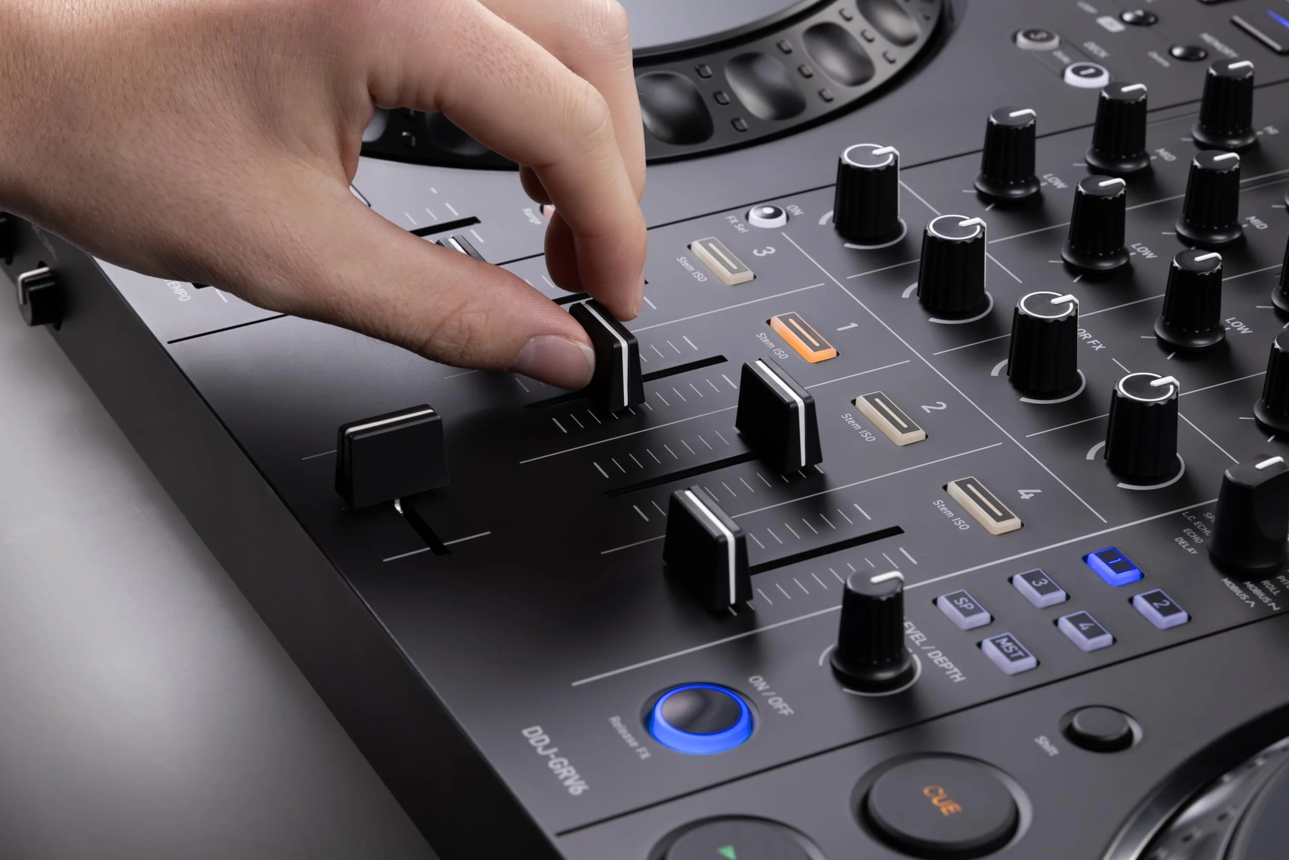 AlphaTheta DDJ-GRV6 Controladora DJ de 4 Canales Compatible con Rekordbox y Serato DJ Pro