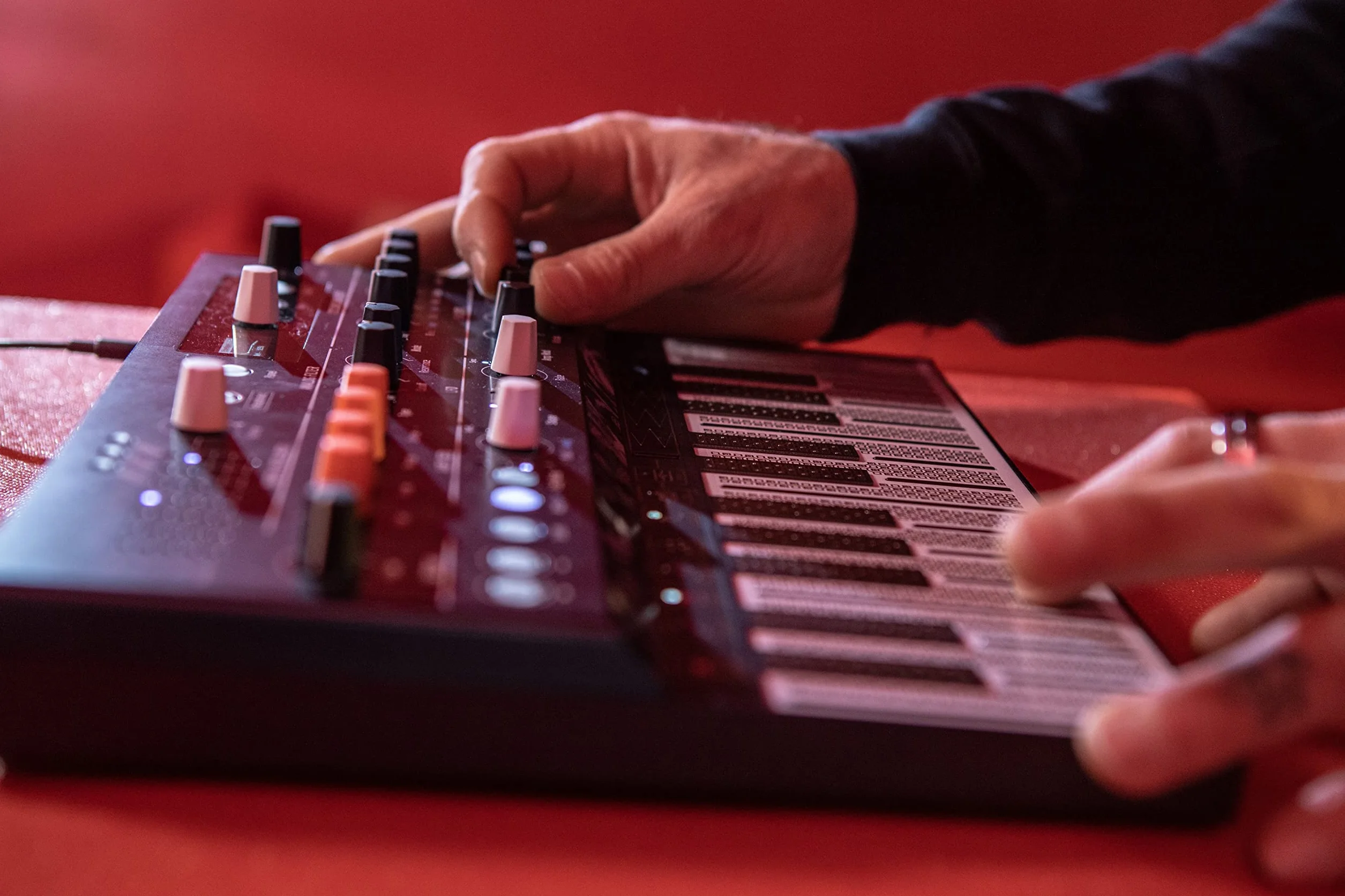 Arturia - MicroFreak Teclado Sintetizado - Sintetizador Híbrido de 25 Teclas con Teclado PCB, Osciladores de Tabla de Ondas y Digitales, Filtros