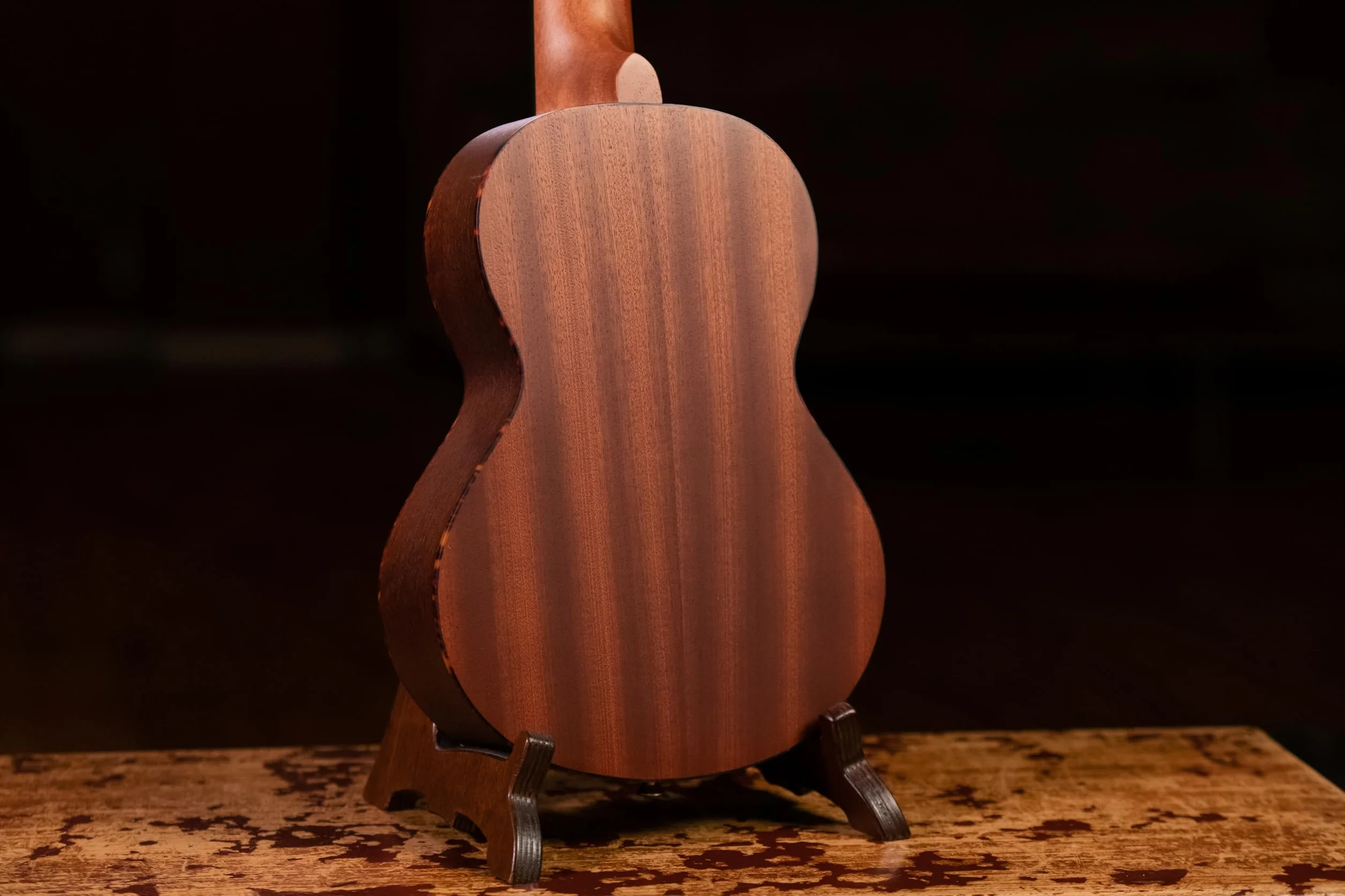 Ortega Guitars Travel Guitar acústica - Mini/Travel Series - Guitarlele 6 cuerdas - tapa de abeto grabado a laser (RGL5)