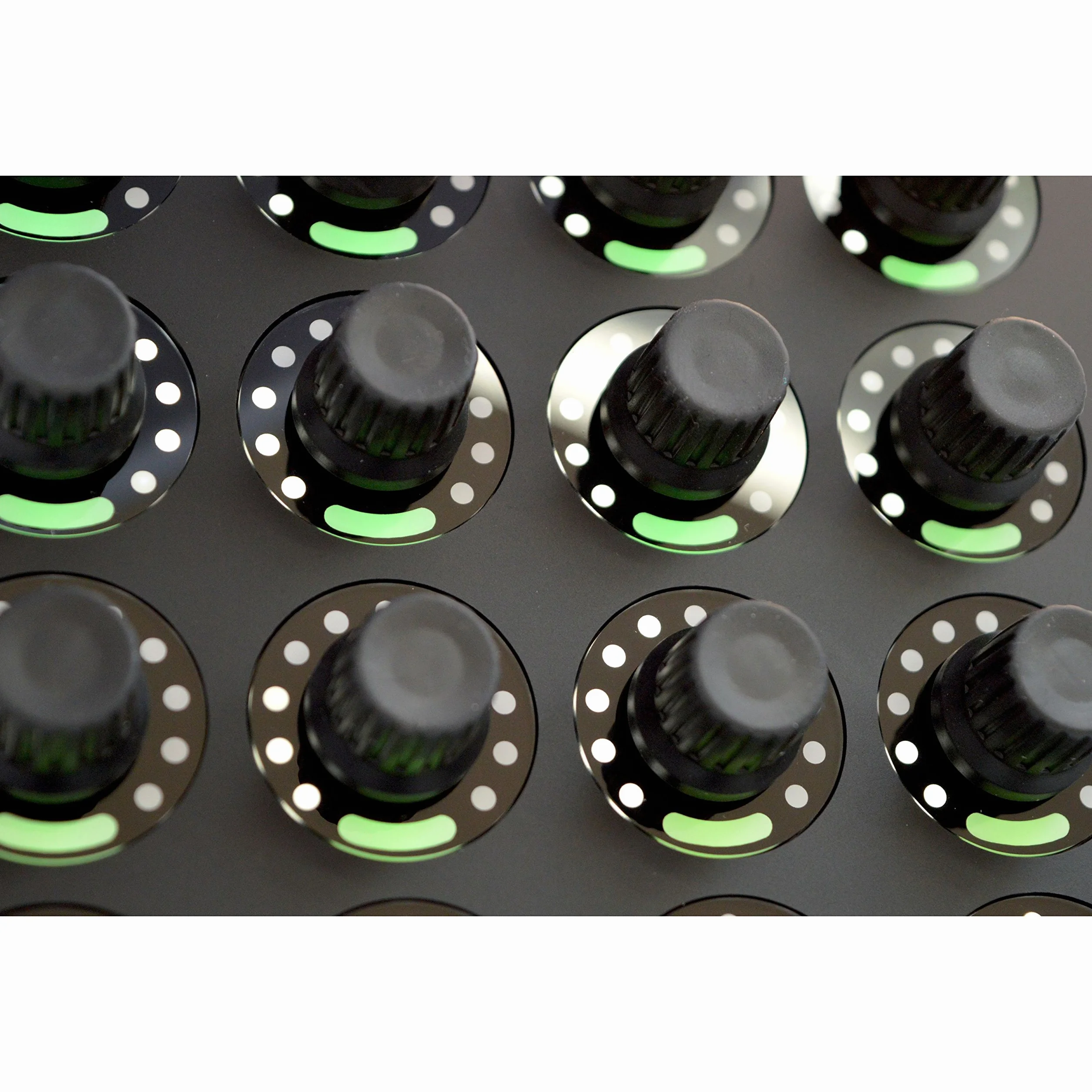 Controlador MIDI Fighter Twister, DJ Techtools P554, de color negro
