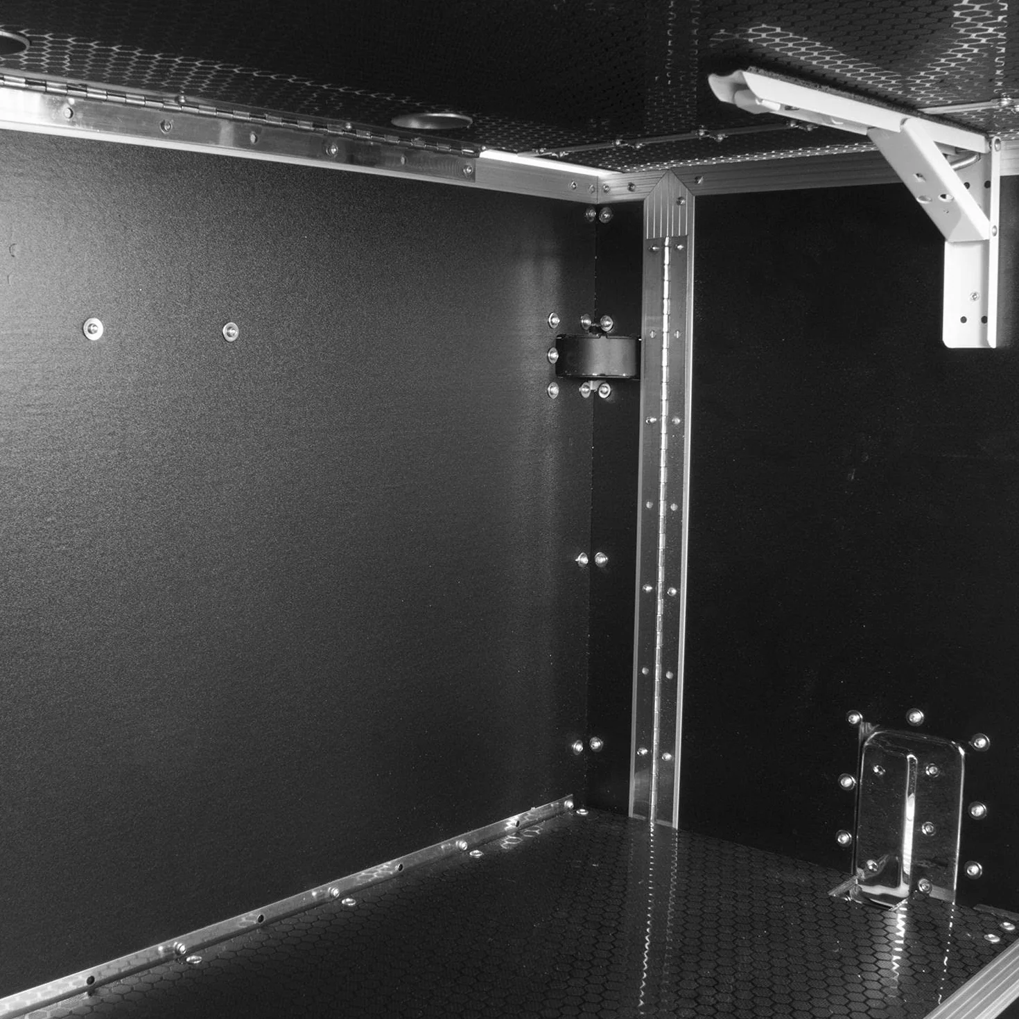 UDG FlightCase - Mesa de DJ Plegable + (Ruedas), Color Plateado MK2