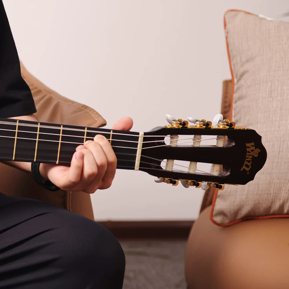 Winzz 4/4 Guitarra Clásica Set para Principiante - Kit de Guitarra Española de 39 Pulgadas con Cuerdas de Nylon para Adultos, Niños Más de 12 Años, Sunburst