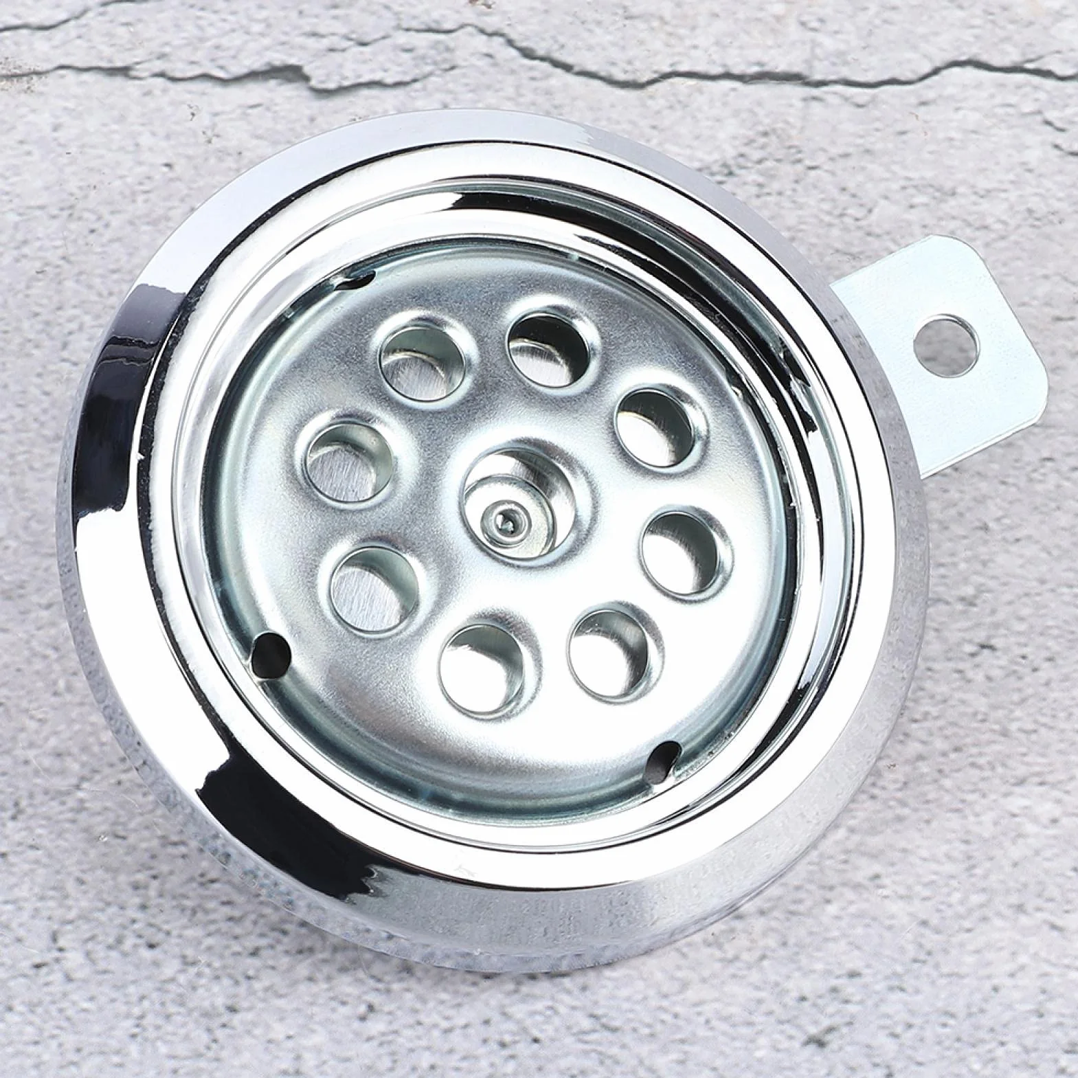 Bocina de motocicleta universal impermeable 110dB ruidoso 12 V 85 mm con cubierta cromada en forma de panal J8p924