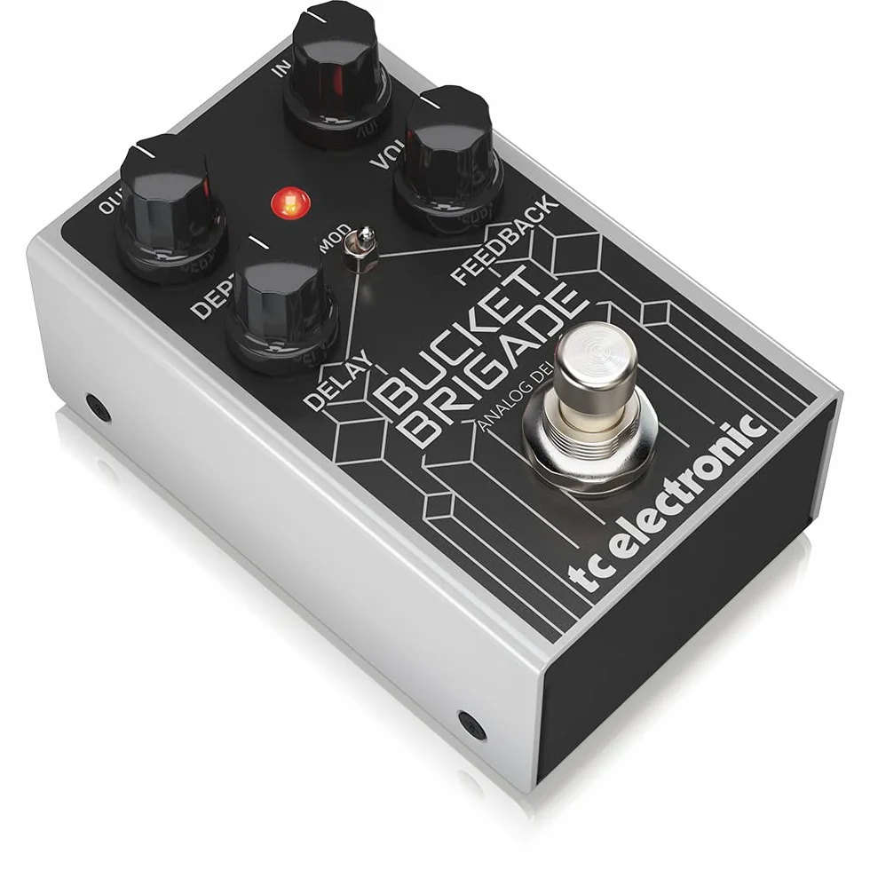 TC Electronic BUCKET BRIGADE ANALOG DELAY Pedal de retardo BBD analógico con tiempo de retardo de 600 ms, repeticiones cálidas, modulación opcional y control de profundidad