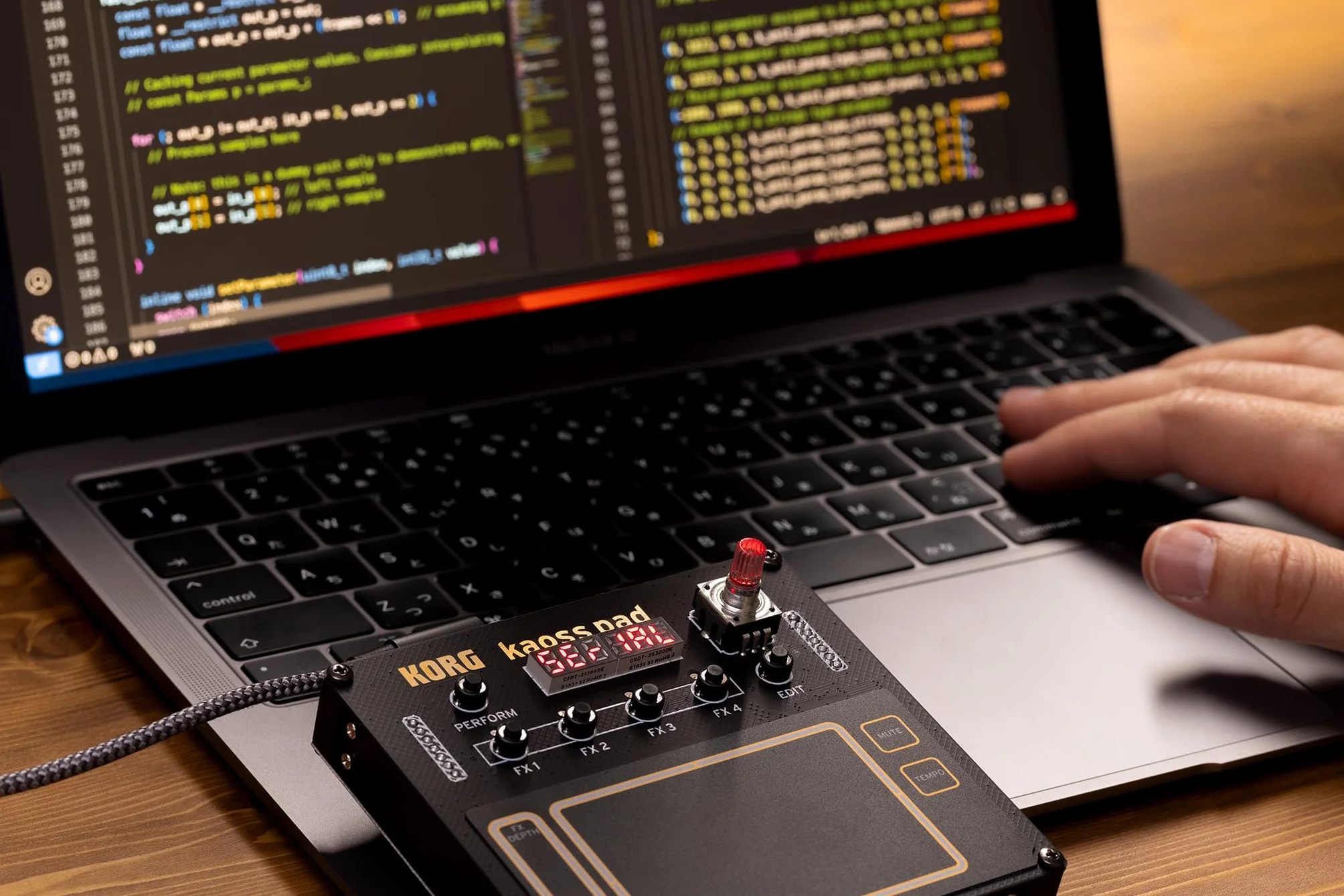 Korg Nu:Tekt NTS-3 KAOSS Pad DIY Kit - Sintetizador de Efectos Programable
