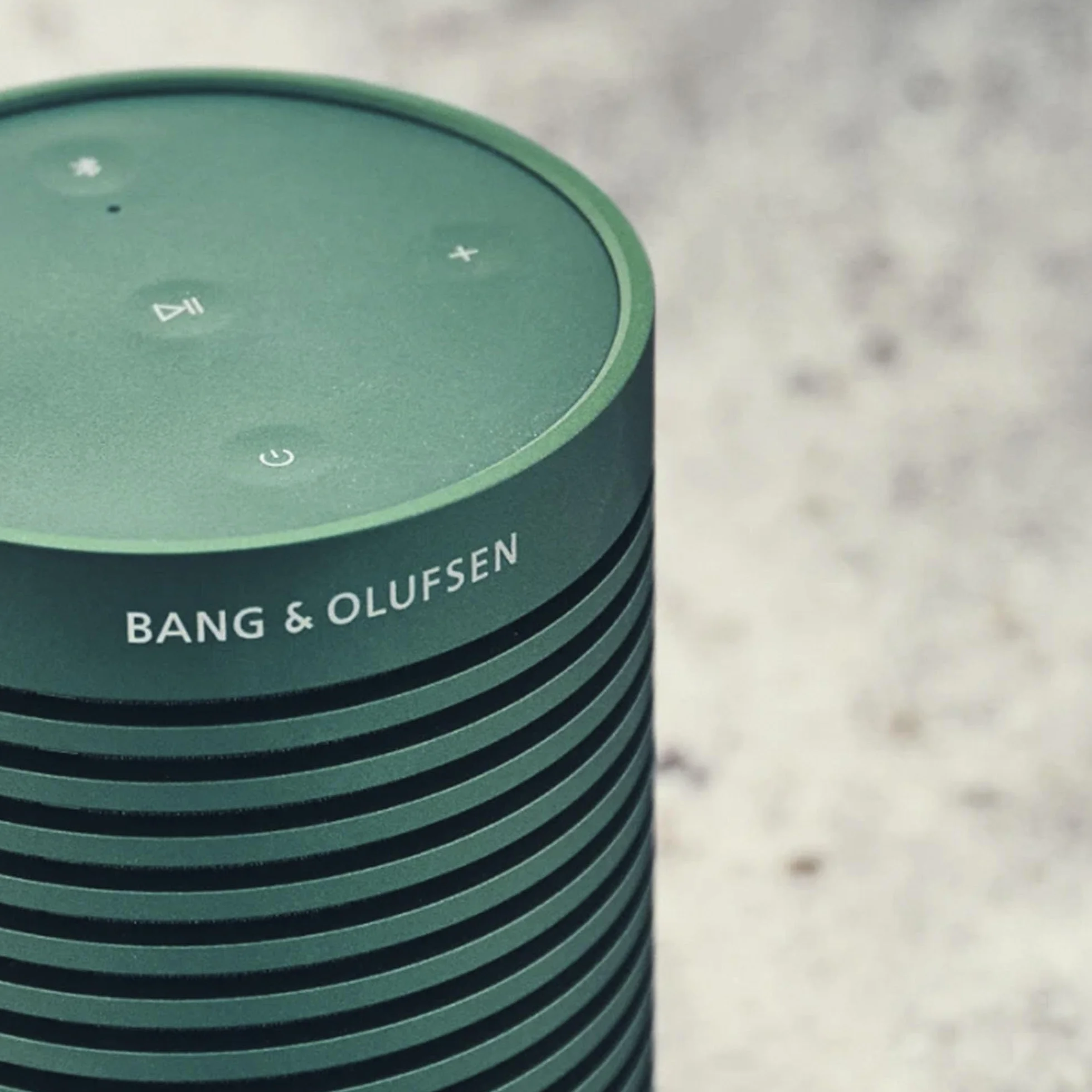 Bang & Olufsen Beosound Explore Altavoz Bluetooth portátil resistente al agua IP67, sonido 360º, hasta 27 horas batería - Verde