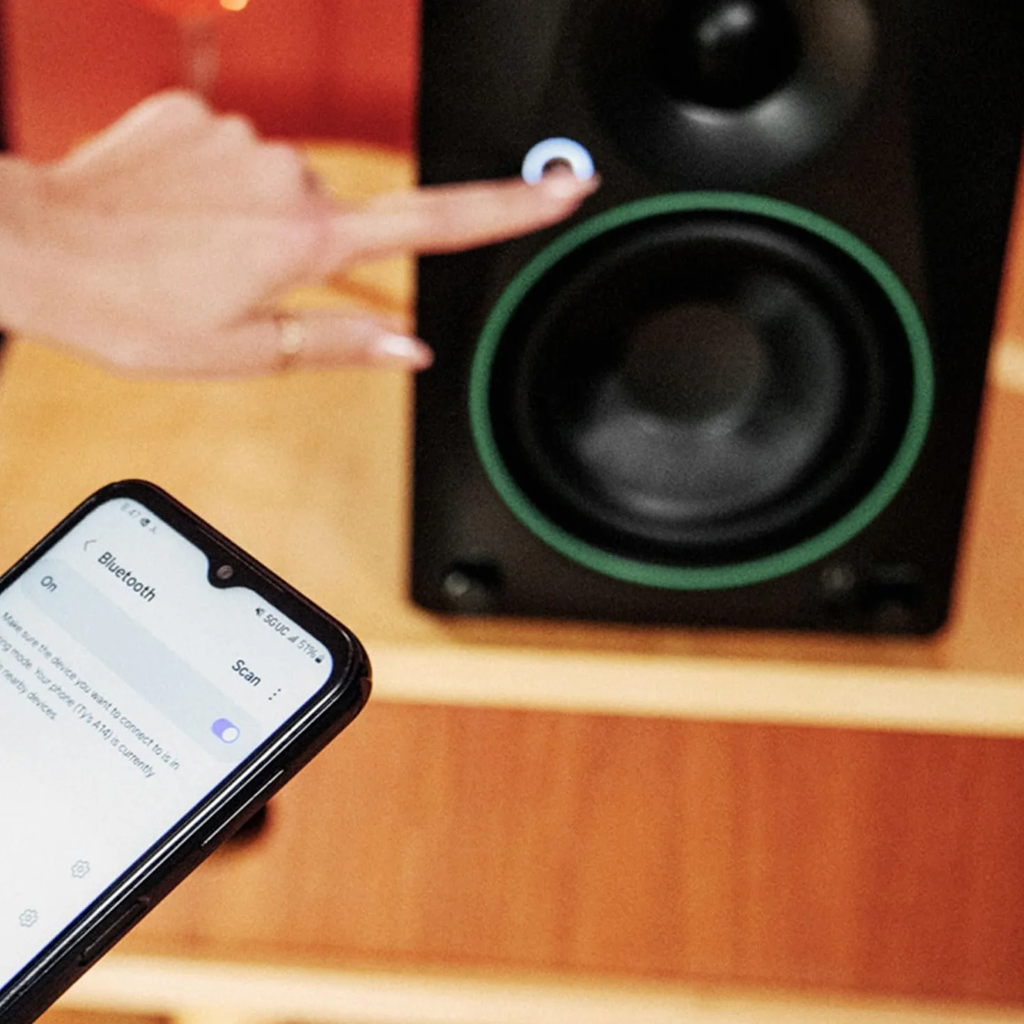 Mackie CR3.5BT - Monitores activos de estudio de 2 vías, altavoz Bluetooth con pies keepdrum