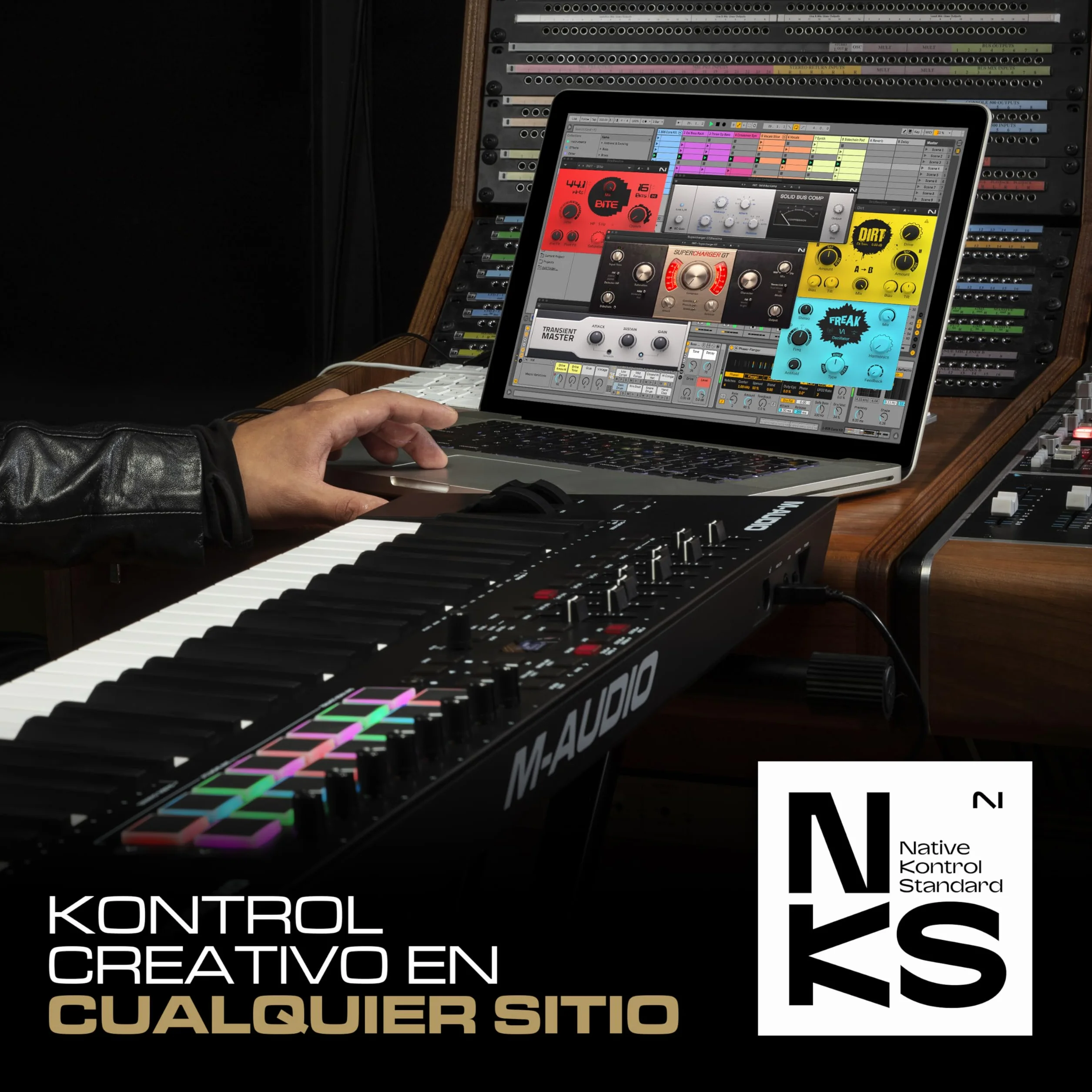 M-AUDIO Oxygen Pro 61 teclado controlador MIDI USB con 61 teclas, beat pads, perillas asignables de MIDI, botones y faders, más pack de sonidos de Native Instruments (integración de NKS)