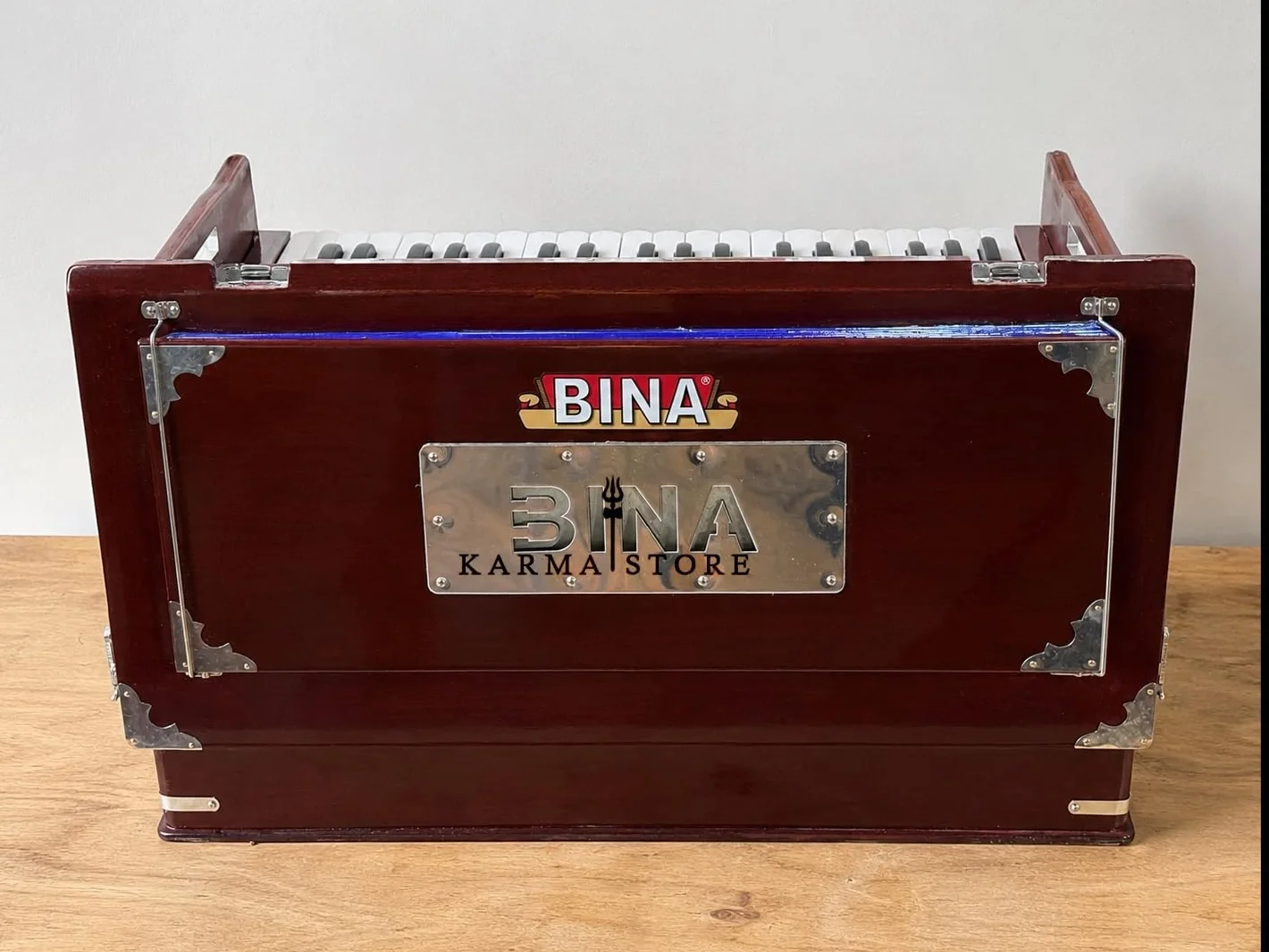 Harmonium Traveler, plegable portátil con 4 paradas, 3½ octavas, teca, madera, 45,7 x 30,5 x 17,8 cm, 8 kg, caña de bajo-macho, 440 Hz, con acoplador y bolsa de transporte