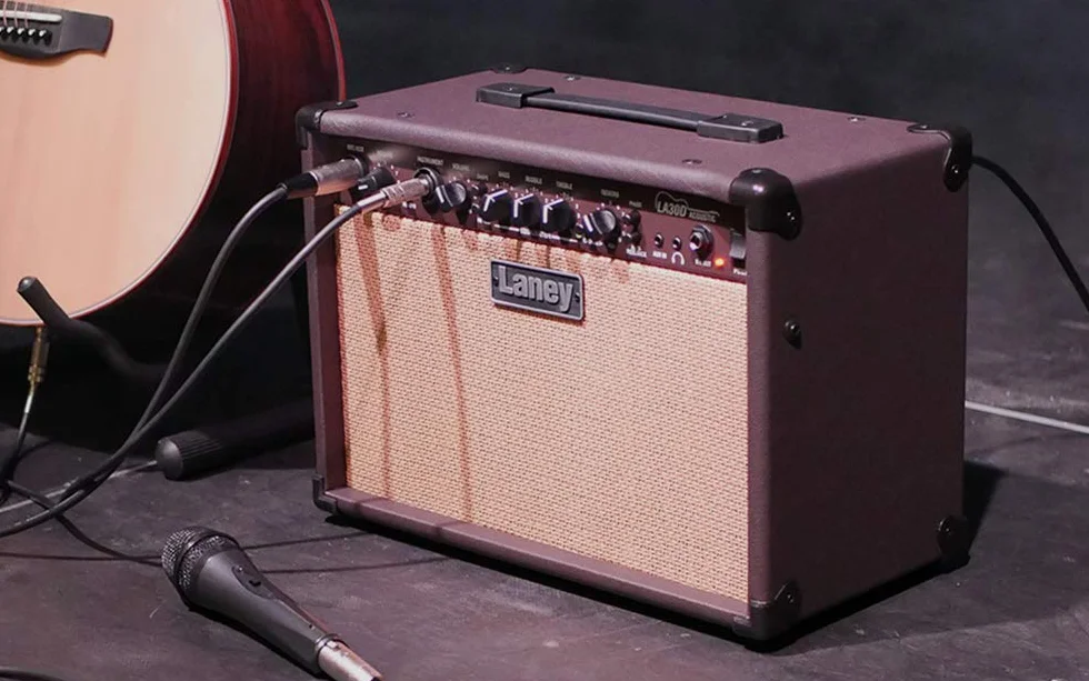 Laney LA30DAmplificador de guitarra acústica – Amplificador de combo de 30W de doble canal con entradas de micrófono y instrumento XLR o jack, reverberación, coro, anti retroalimentación - Marrón