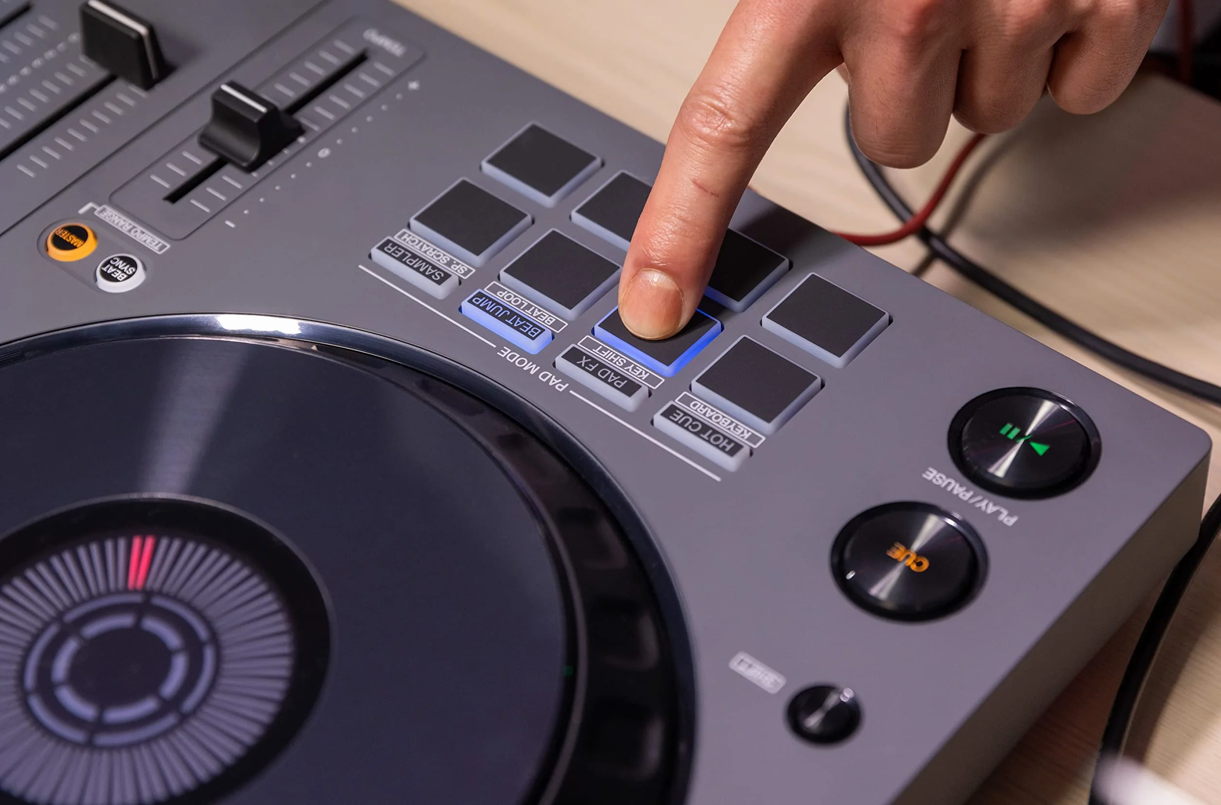 Pioneer DDJ-FLX6-GT Controladora DJ 4 canales