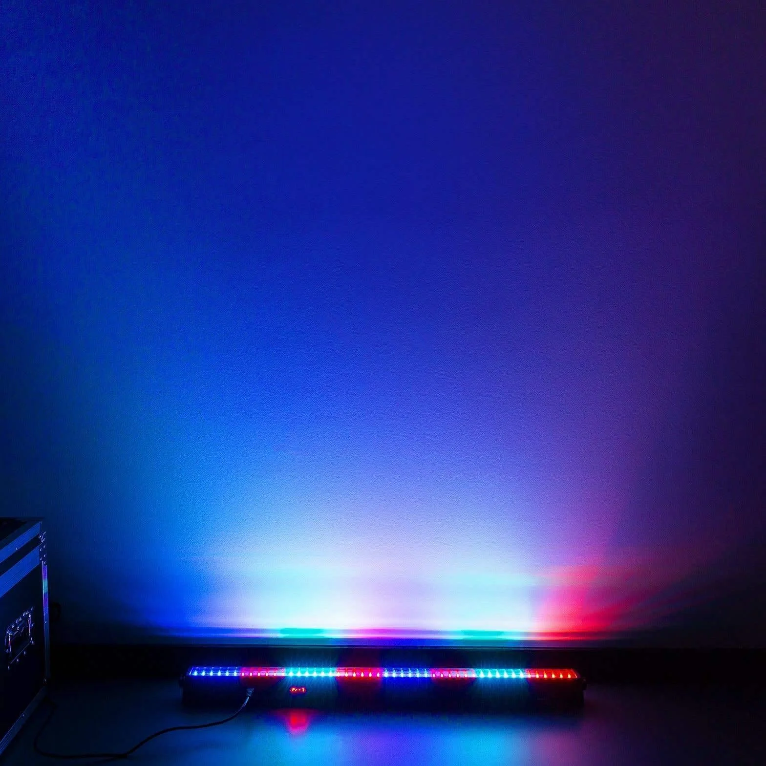 BeamZ LCB144 MKII - Barra de LEDs con 144 leds SMD RGB, control por DMX o mando a distancia, función maestro-esclavo, ideal para iluminación para fiestas, barra de luces para espectáculos o eventos