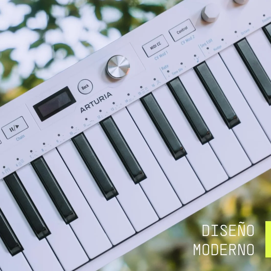 Arturia - Keystep 37 MK2 - Controlador, secuenciador y arpegiador MIDI - Slimkey de 37 teclas, pantalla OLED, Secuenciador por pasos polifónico, Arpegiador con 16 modos, Compatible con CV - Blanco