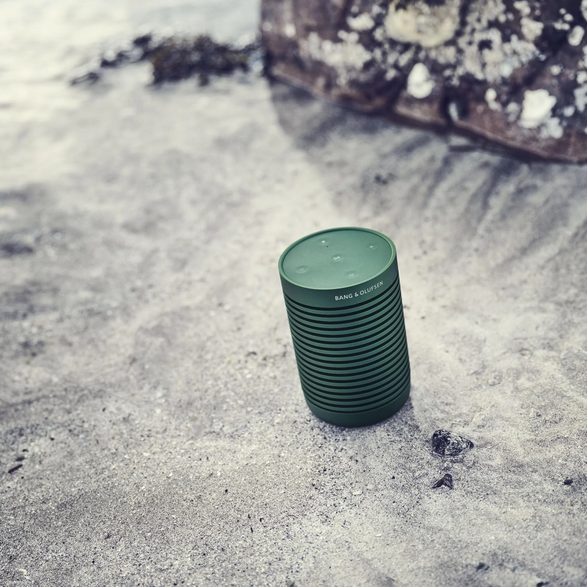 Bang & Olufsen Beosound Explore Altavoz Bluetooth portátil resistente al agua IP67, sonido 360º, hasta 27 horas batería - Verde