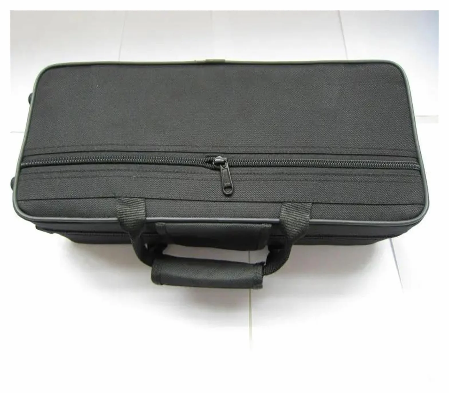 clarinete miniatura Clarinete en Mib Ebonita Buen material y sonido.