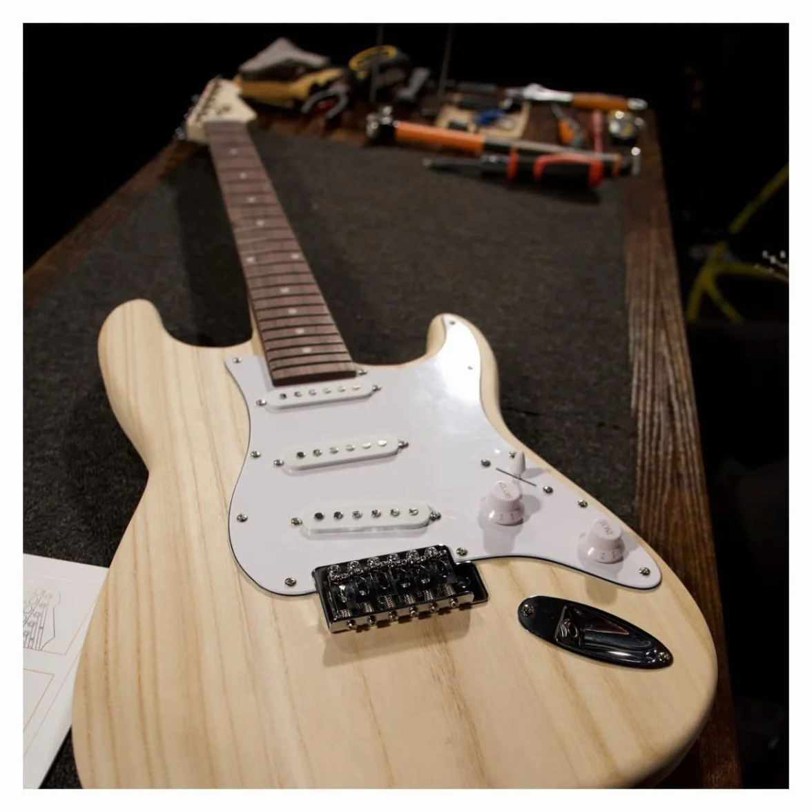 Kit de guitarra DIY - Construye tu propia guitarra eléctrica Pack de Gear4music