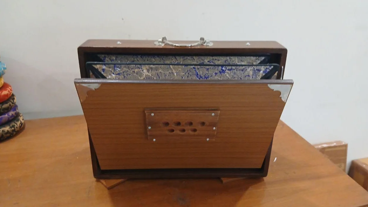 Caja retráctil grande de 26 llaves, (16 x 12 x 3 pulgadas), juego de 2 lengüetas, llave - C a B - Primero