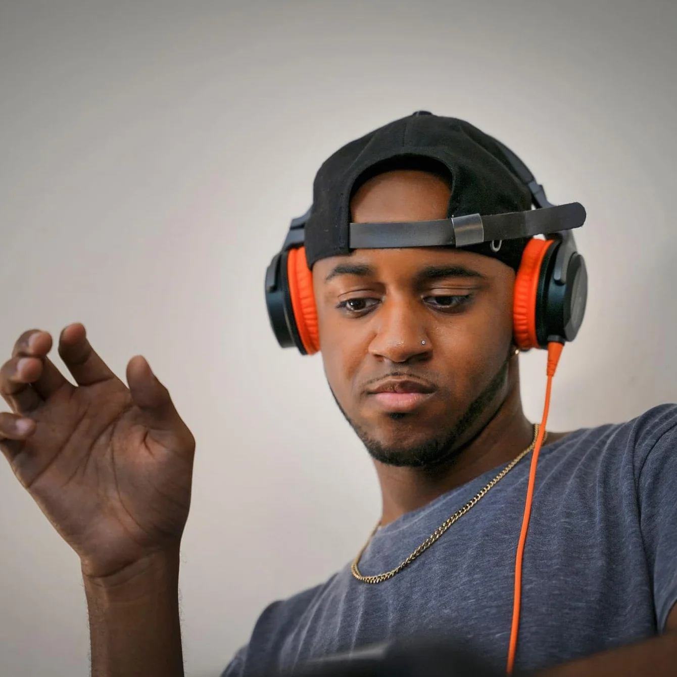Agedate HDJ-CUE1 - Protector de Pantalla para Auriculares de DJ (2 Unidades)