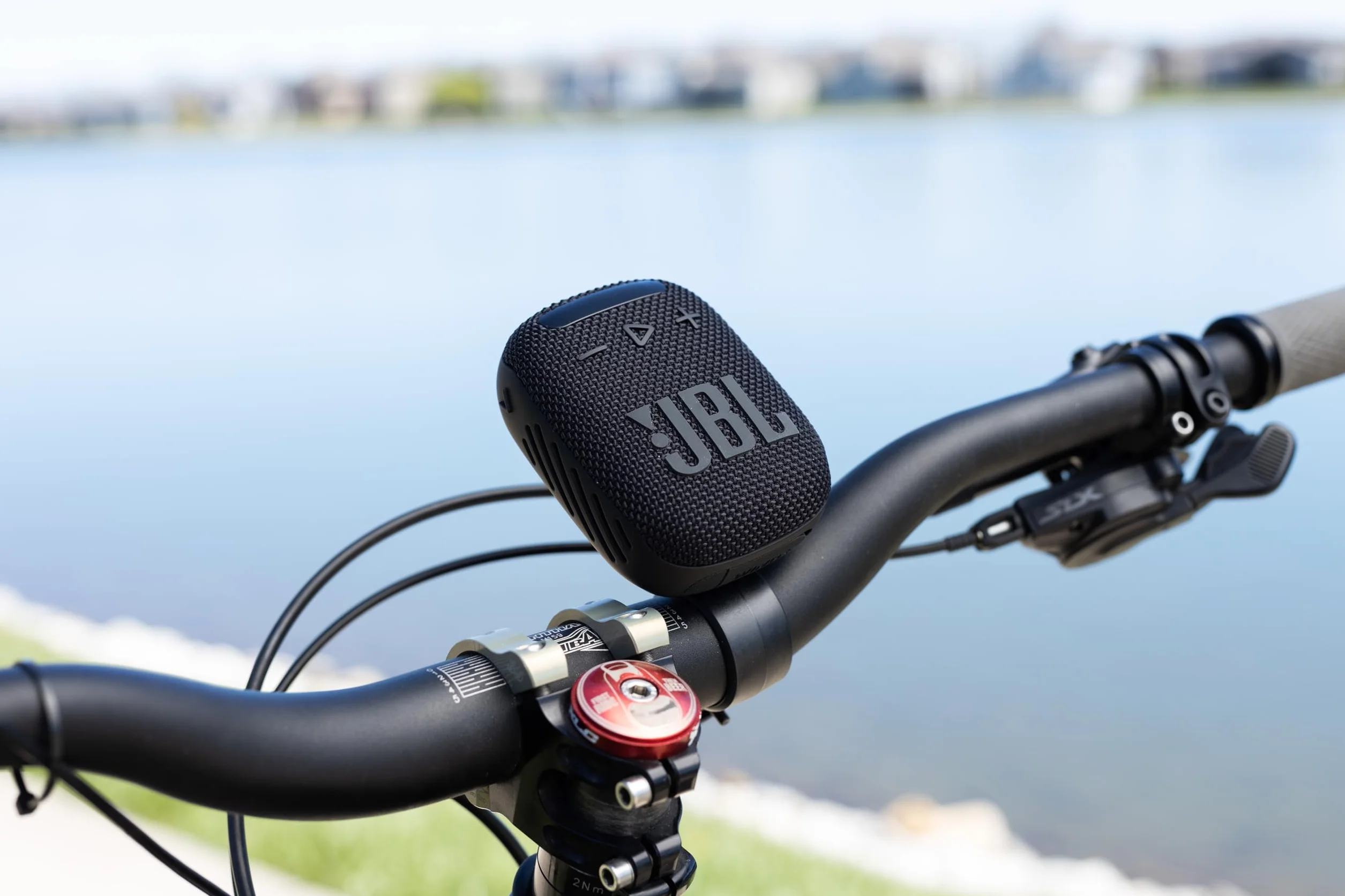 JBL Wind 3 FM - Altavoz Bluetooth para manillar, color negro