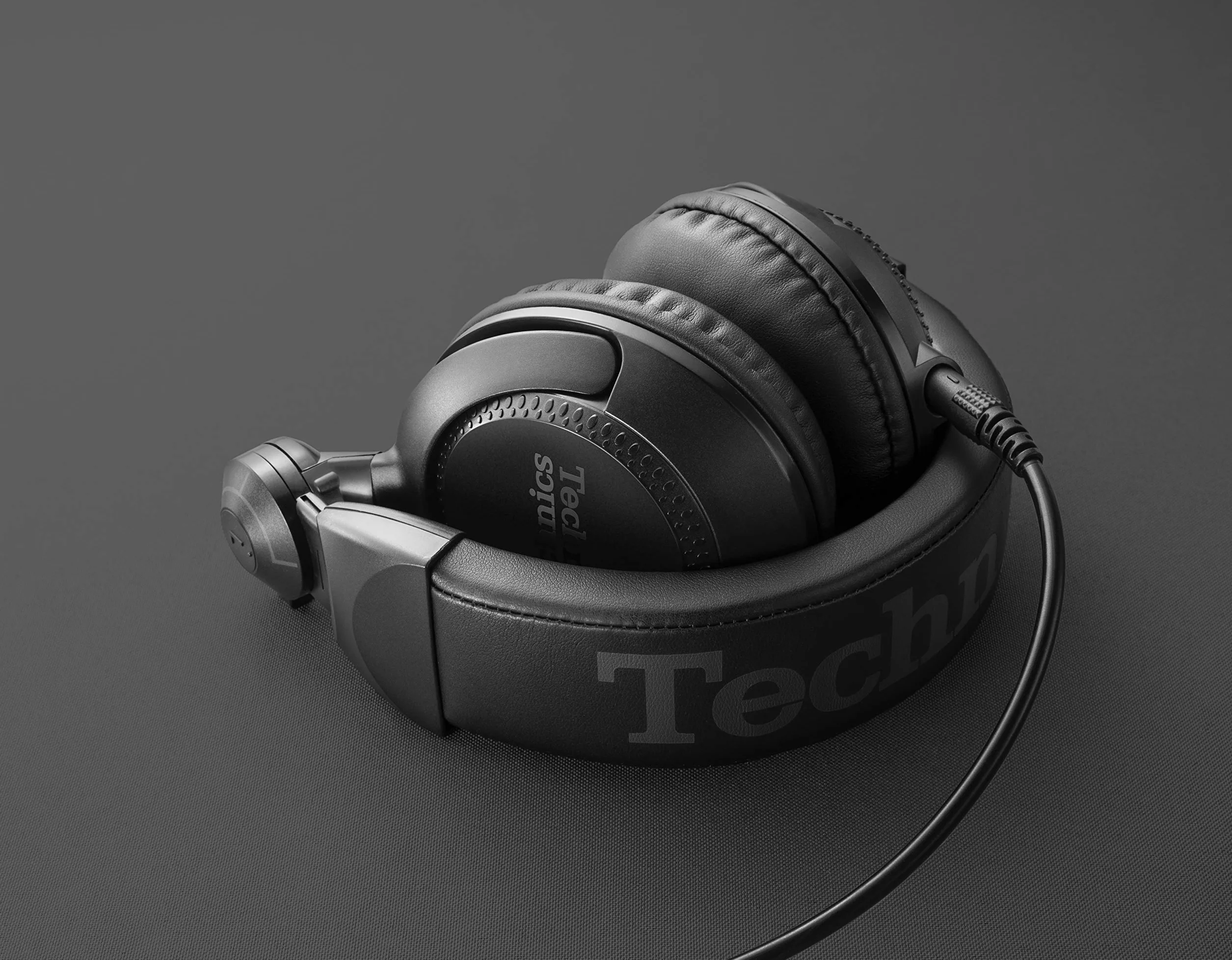 Technics EAH-DJ1200 Audífonos Profesionales para DJ, Supraaurales con Cable, Cerrados, Almohadillas Giratorias de 270°, Diseño Plegable y Cable Desmontable de 3 m, Color Negro