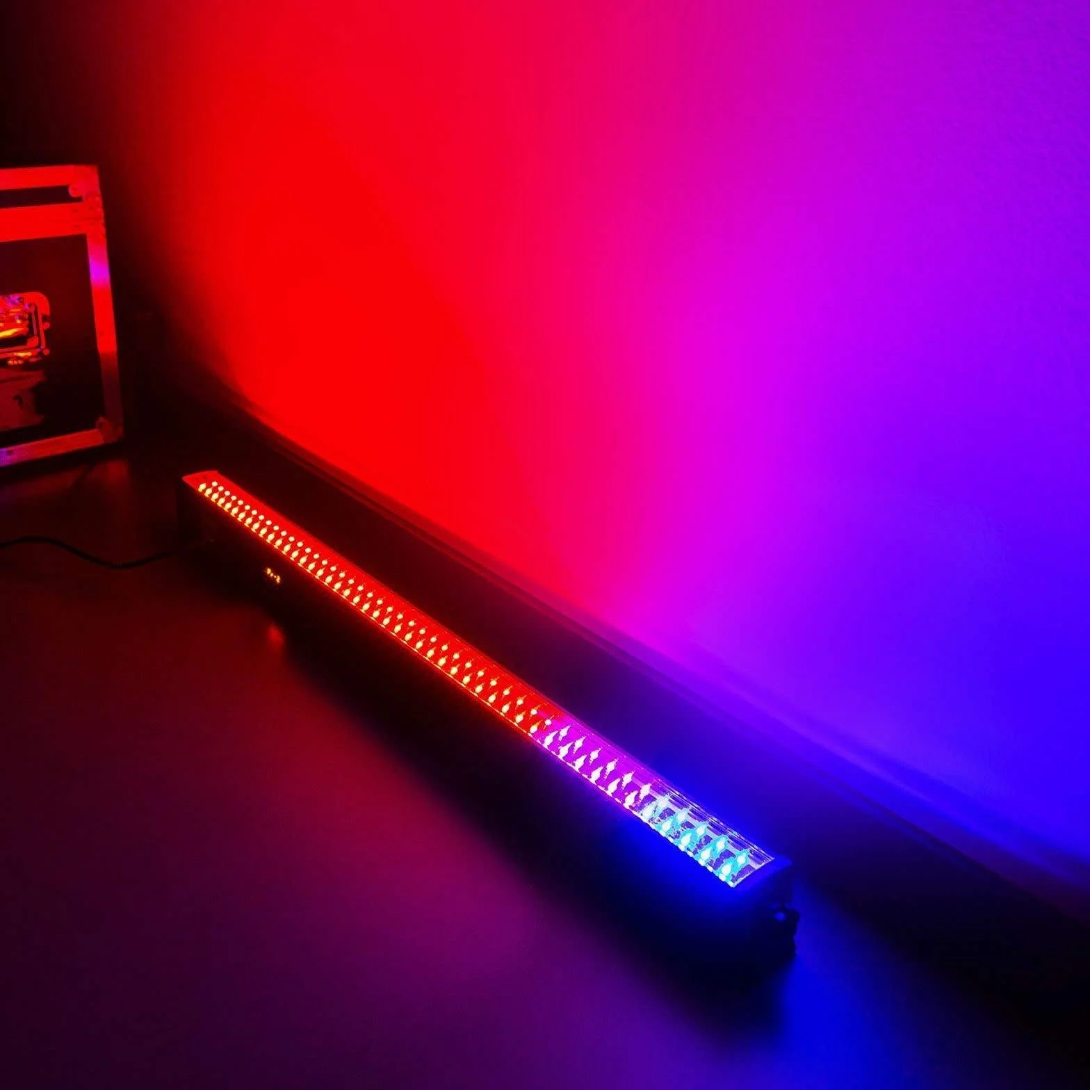 BeamZ LCB144 MKII - Barra de LEDs con 144 leds SMD RGB, control por DMX o mando a distancia, función maestro-esclavo, ideal para iluminación para fiestas, barra de luces para espectáculos o eventos