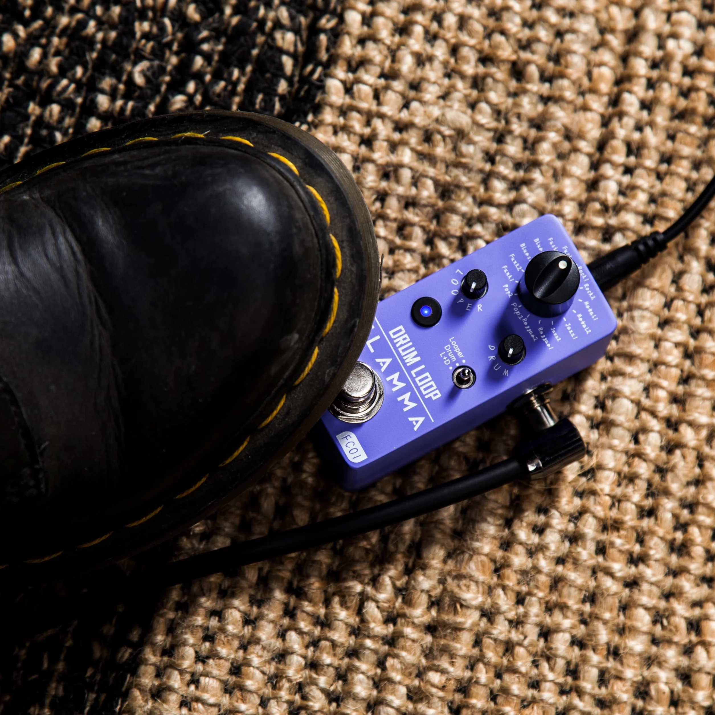 FLAMMA FC01 Looper - Máquina de tambor 2 en 1, pedales de guitarra Looper de batería, 20 minutos de tiempo de bucle con 16 ranuras de tambor, tempo de grifo, mini pedal de efectos de guitarra de 44.1