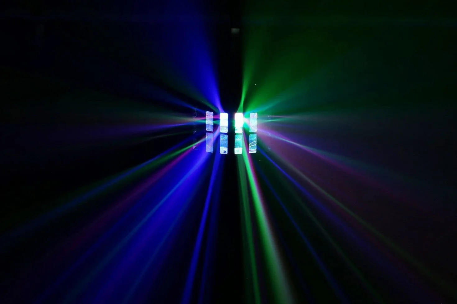 BeamZ Magic1 LED Derby, luz negra y estroboscópica en uno, efecto de discoteca con 3 efectos de luz, tecnología de iluminación, efecto de led DJ, foco de disco, lámpara de discoteca colorida