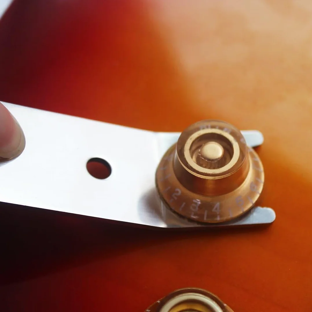 GXGM Multi-función de acero inoxidable llave de bolsillo para la guitarra baja para reparar perillas llaves de afinación bujes piezas y accesorios