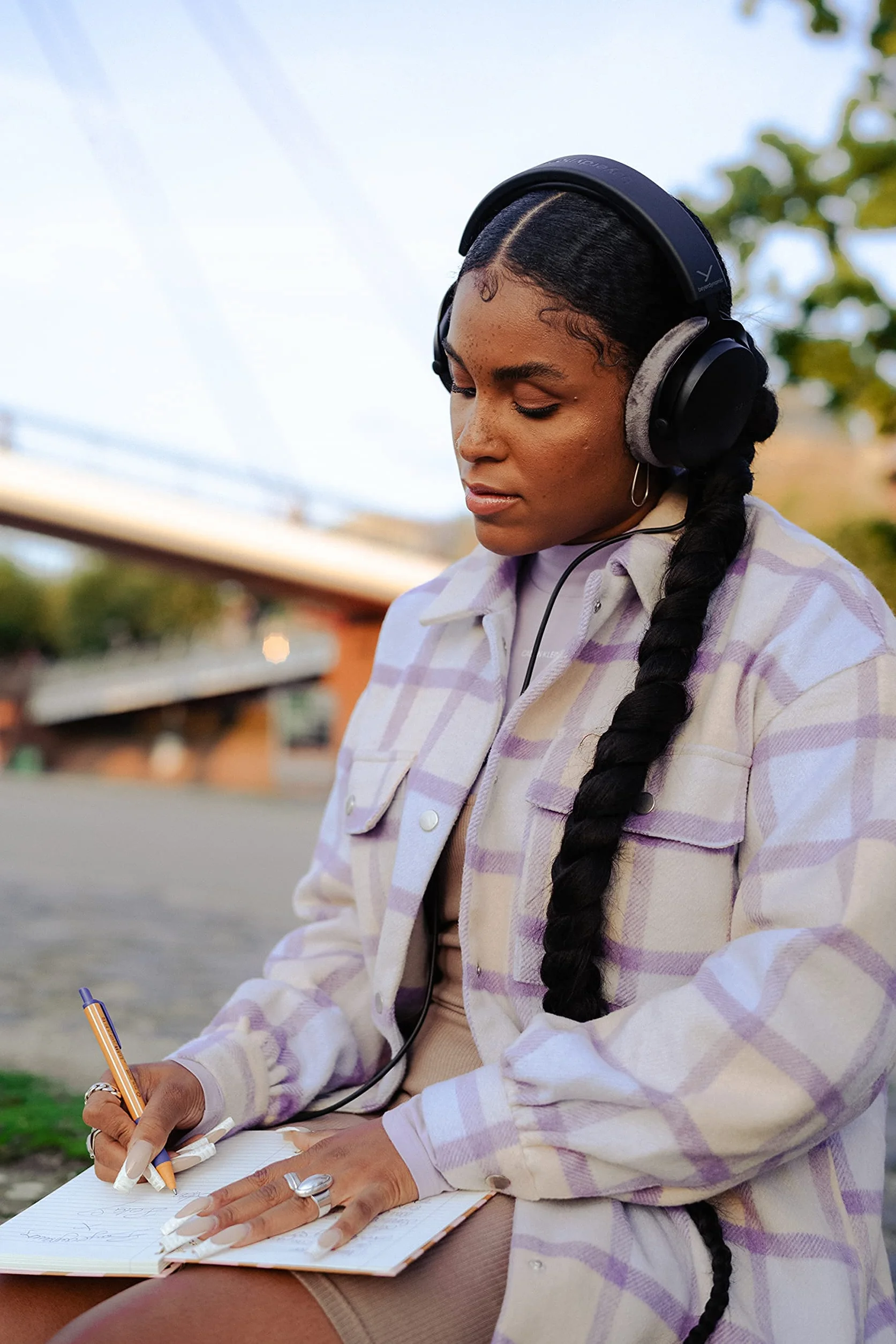 beyerdynamic DT 700 Pro X Auriculares de Estudio con Controladores Stellar.45 para grabación, monitoreo y Mezcla en Todos los Dispositivos de reproducción (Cerrados)