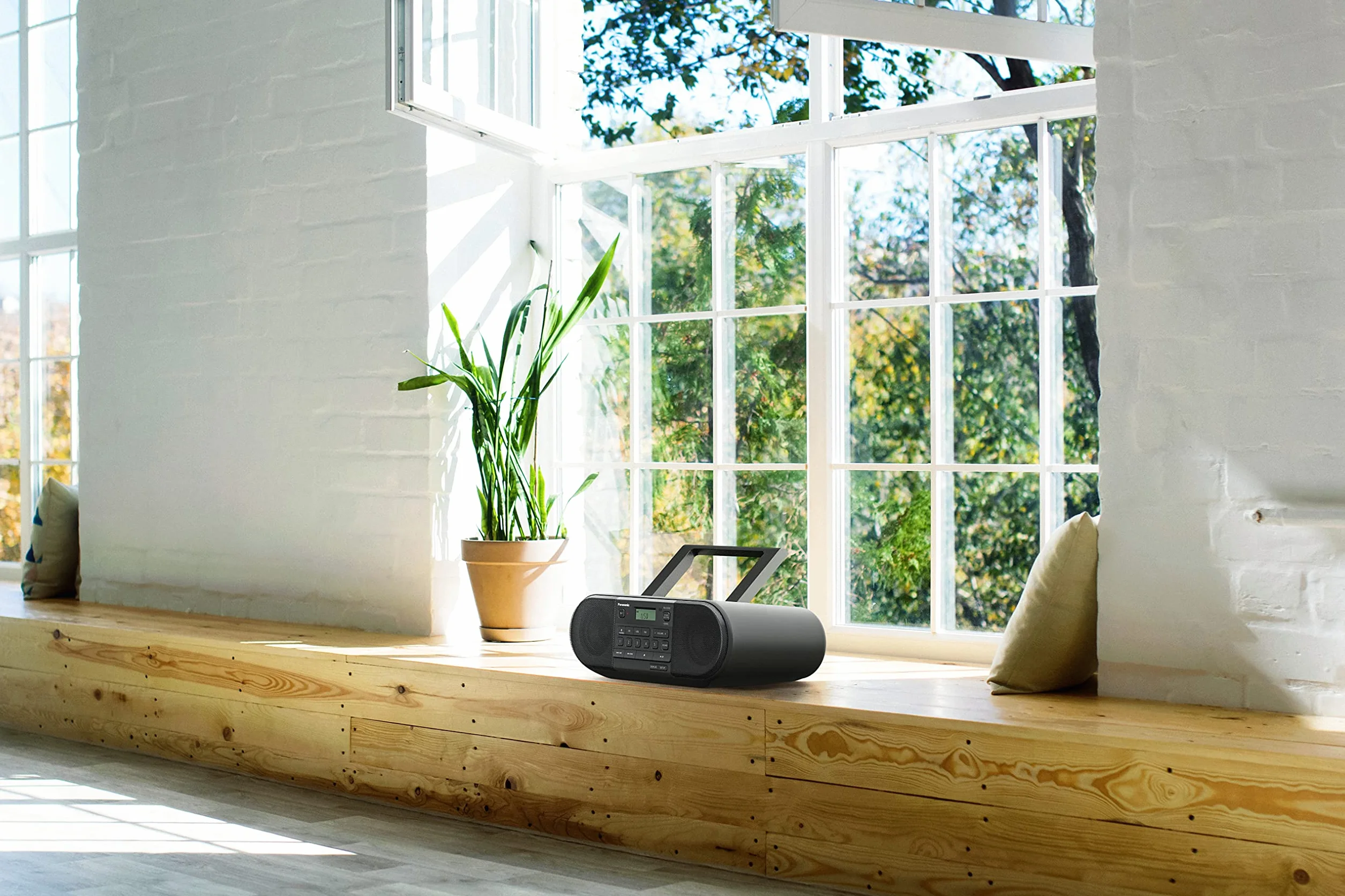 Panasonic RX-D550E-K Boombox (Radio FM, Reproductor CD, Altavoz Portátil, USB, Bluettoth, Funcionamiento con Batería y Cable) - Negro