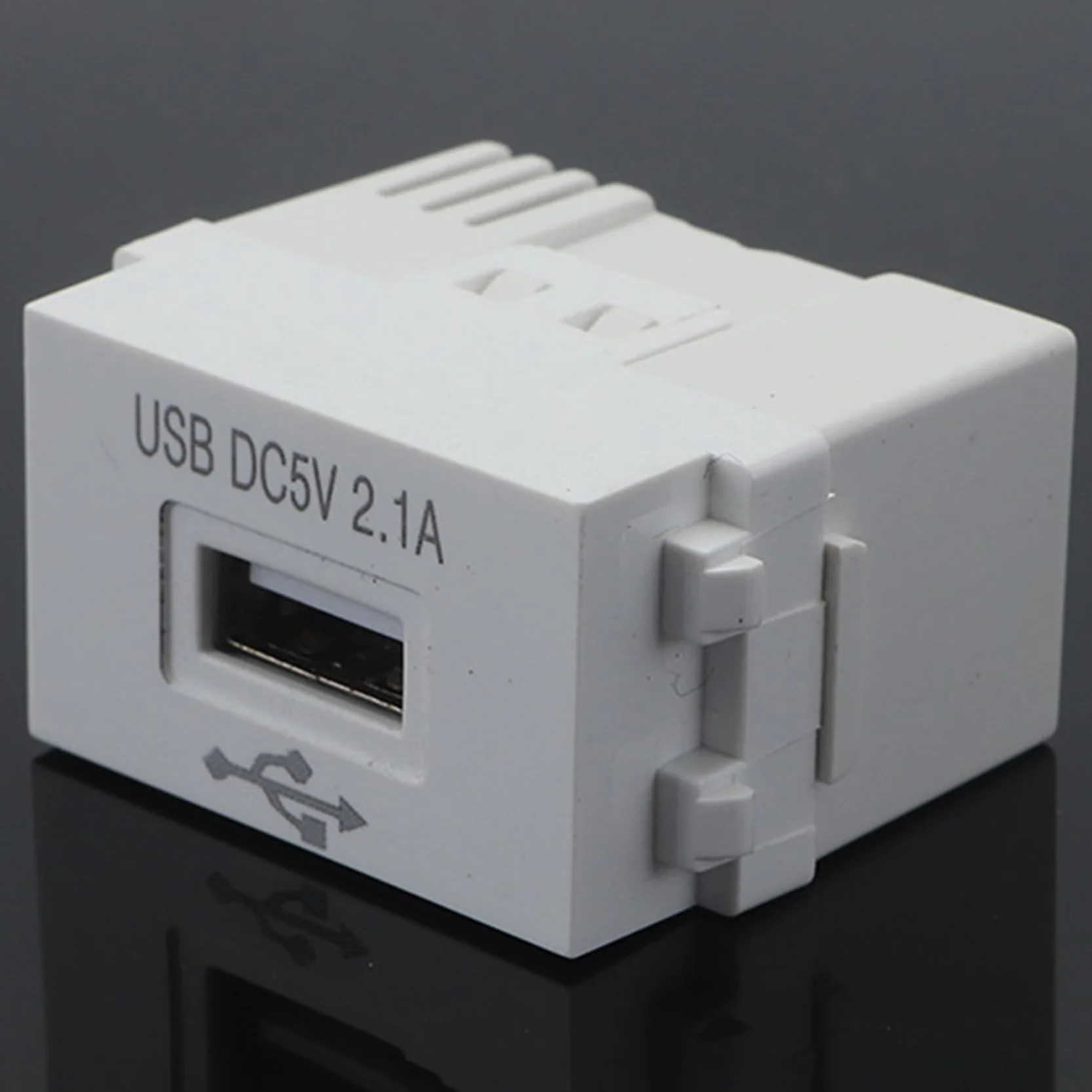 Panel de Carga para teléfono móvil, 220 V, Transformador de 5 V, 2,1 A, Enchufe de Carga USB, Adaptador de conmutación, 1 Unidad