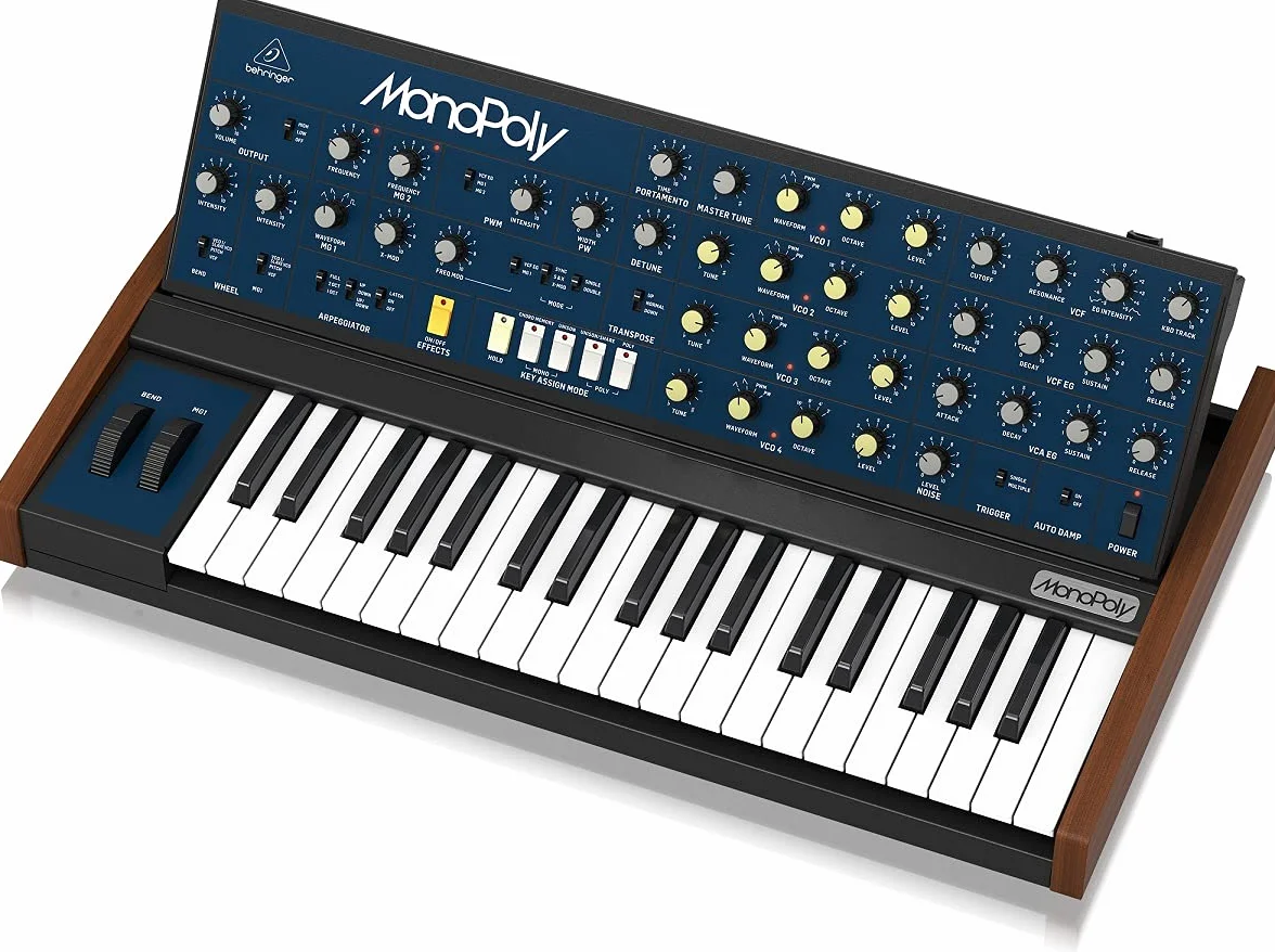 Behringer MONOPOLY Sintetizador polifónico analógico de 4 voces con 37 teclas de tamaño completo, 4 VCO, VCF, 2 LFO, 2 envolventes, sincronización y modulación cruzada y arpegiador