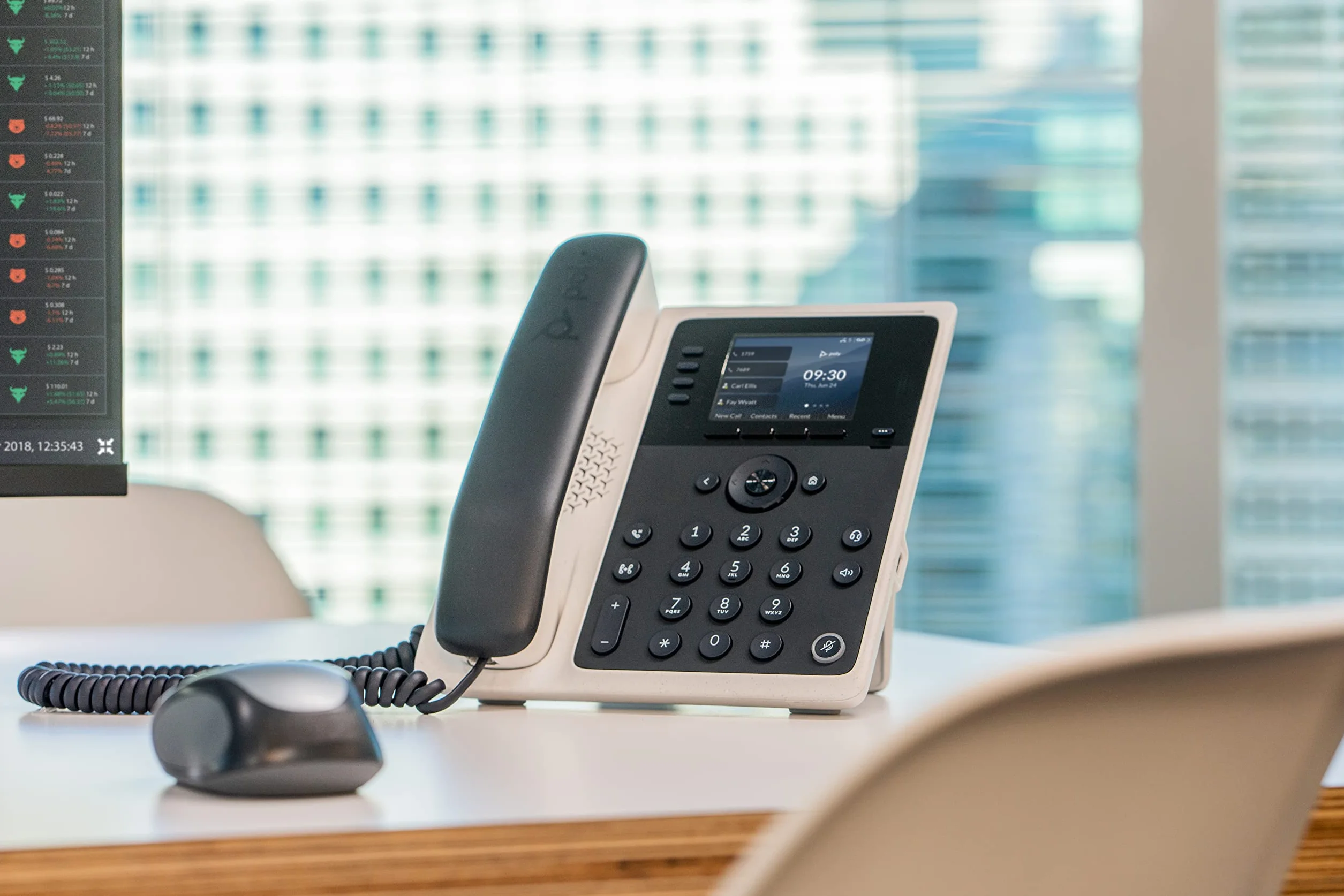 Poly Edge E220 Teléfono IP Escritorio Bluetooth 4 Líneas