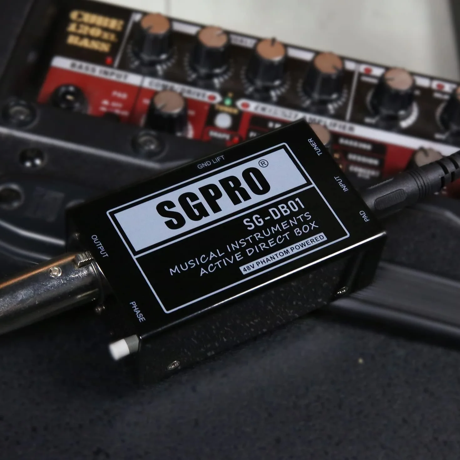 SGPRO Active Direct Box, DI Box para Instrumentos en Vivo o de Grabación como Guitarra y Teclado Actuación en Vivo o Estudio 1/4 de Pulgada a XLR, Alimentado por Fantasmas y Levantamiento de Tierra
