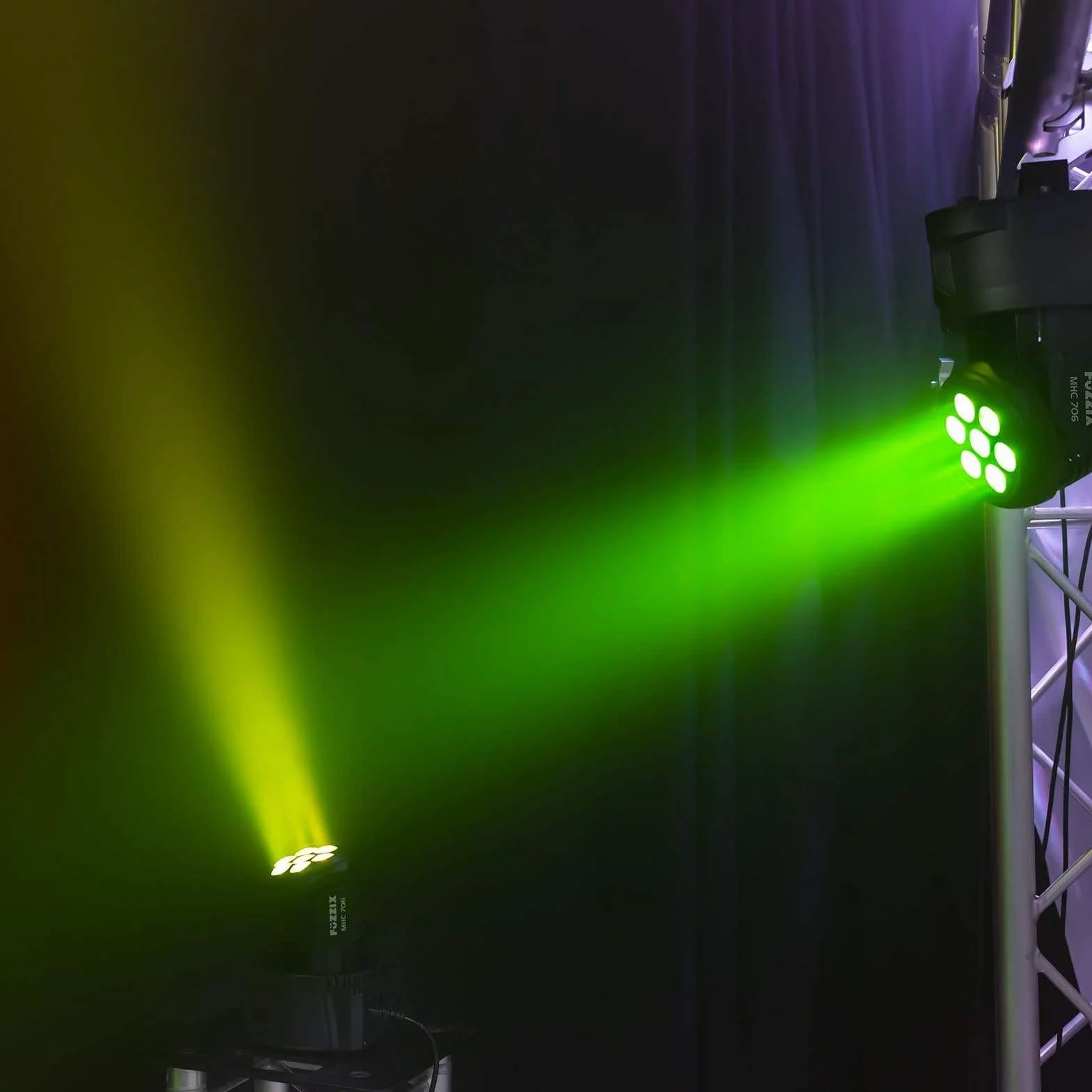 Fuzzix MHC706 juego 2 cabezas móviles LED RGBW con bolsa, 7 LED por unidad, haz 19°, modos DMX/auto/sonido, luces efecto wash compactas para DJ, fiestas o eventos