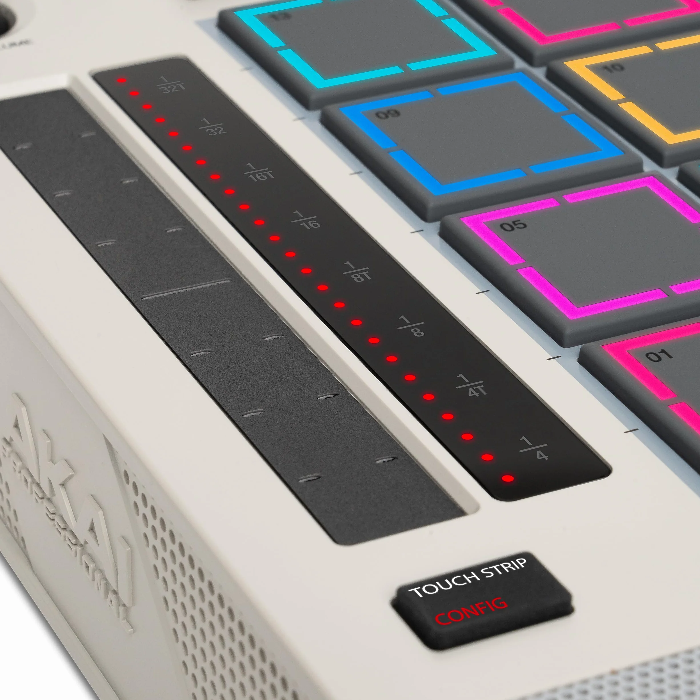 Akai Professional MPC Live III Retro Centro de Producción Musical portátil y Autónomo con Pads MPCe, Secuenciador, Pantalla táctil, Micrófono, Altavoces, Interfaz de Audio, Wi-Fi, Bluetooth, Batería