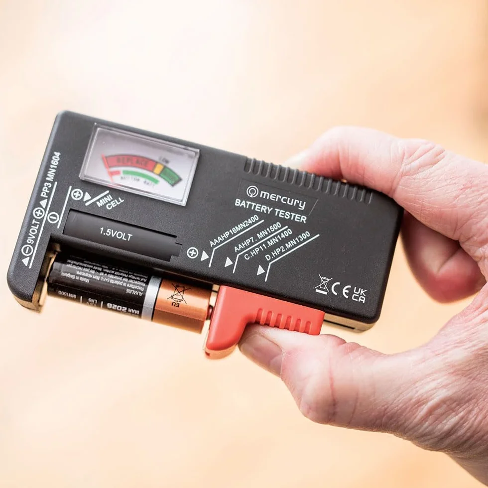 AirPromise Probador universal de batería para pilas AAA, AA, C, D y Botton, 1.5V, 9V, Comprobador de voltaje de batería para reciclar baterías (BT-168)