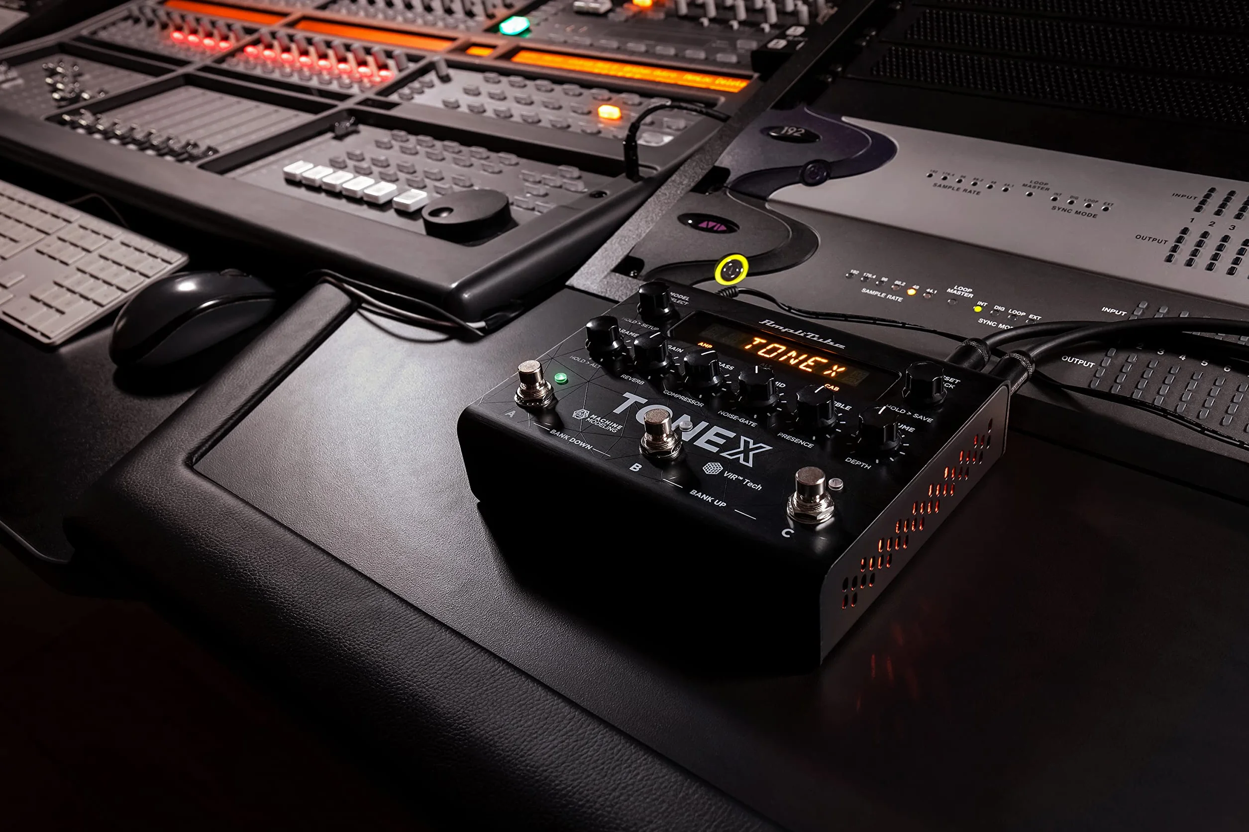 IK Multimedia TONEX Pedal Multi-Effekt-Pedal mit AI Machine Learning Technologie: Nachbildung von jedem Gitarrenverstärker, Gitarrenpedal, Distortion-Pedal, Overdrive-Pedal plus andere Gitarreneffekte