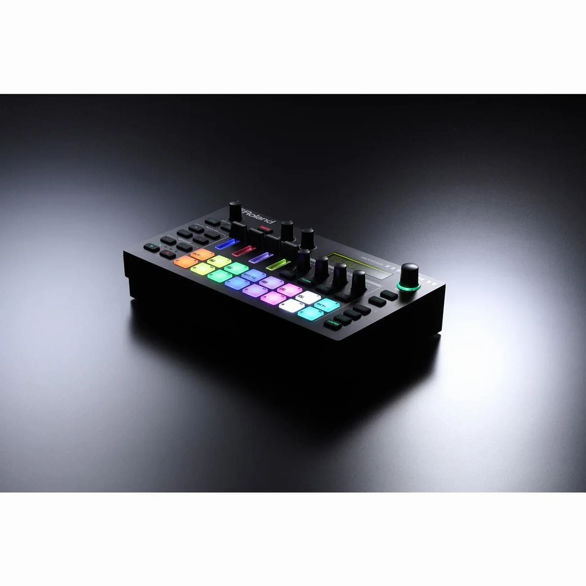 Roland MC-101 AIRA DJ Groovebox - Estudio de producción de bolsillo
