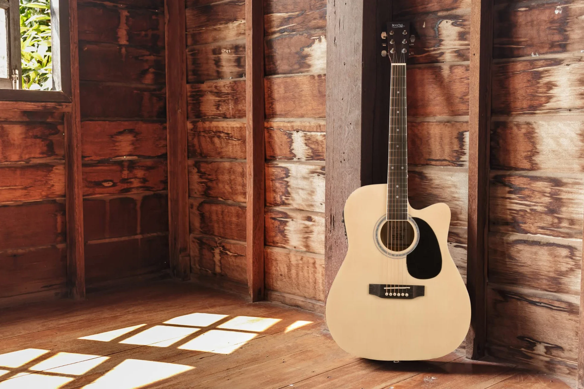 Rocktile WSD-8CE-NT Slim Line Set de Guitarras Western - Guitarra Acústica Dreadnought - Westernguitarra con Pastilla en Set Incluye Funda, Correa, Cable, Cuerdas de Repuesto y Púas - Natural