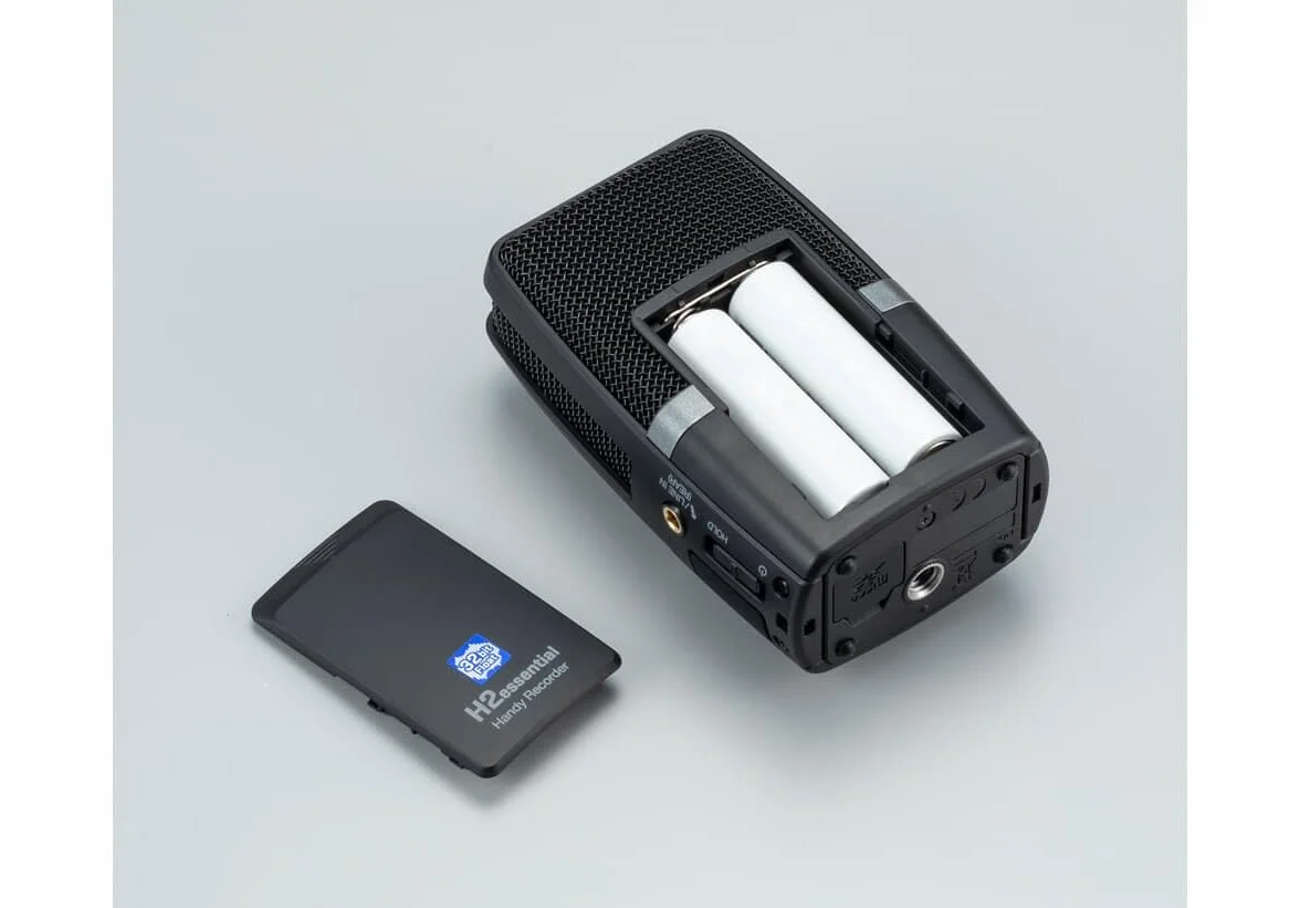 Zoom - H2essential - Grabador Estéreo Digital, Dictáfono, Grabador de Voz Audio Profesional de 4 Pistas con Pantalla LCD de 1,3'' y Puerto USB-C, Compatible con Mac, PC, Android e iOS, Batería de 20h