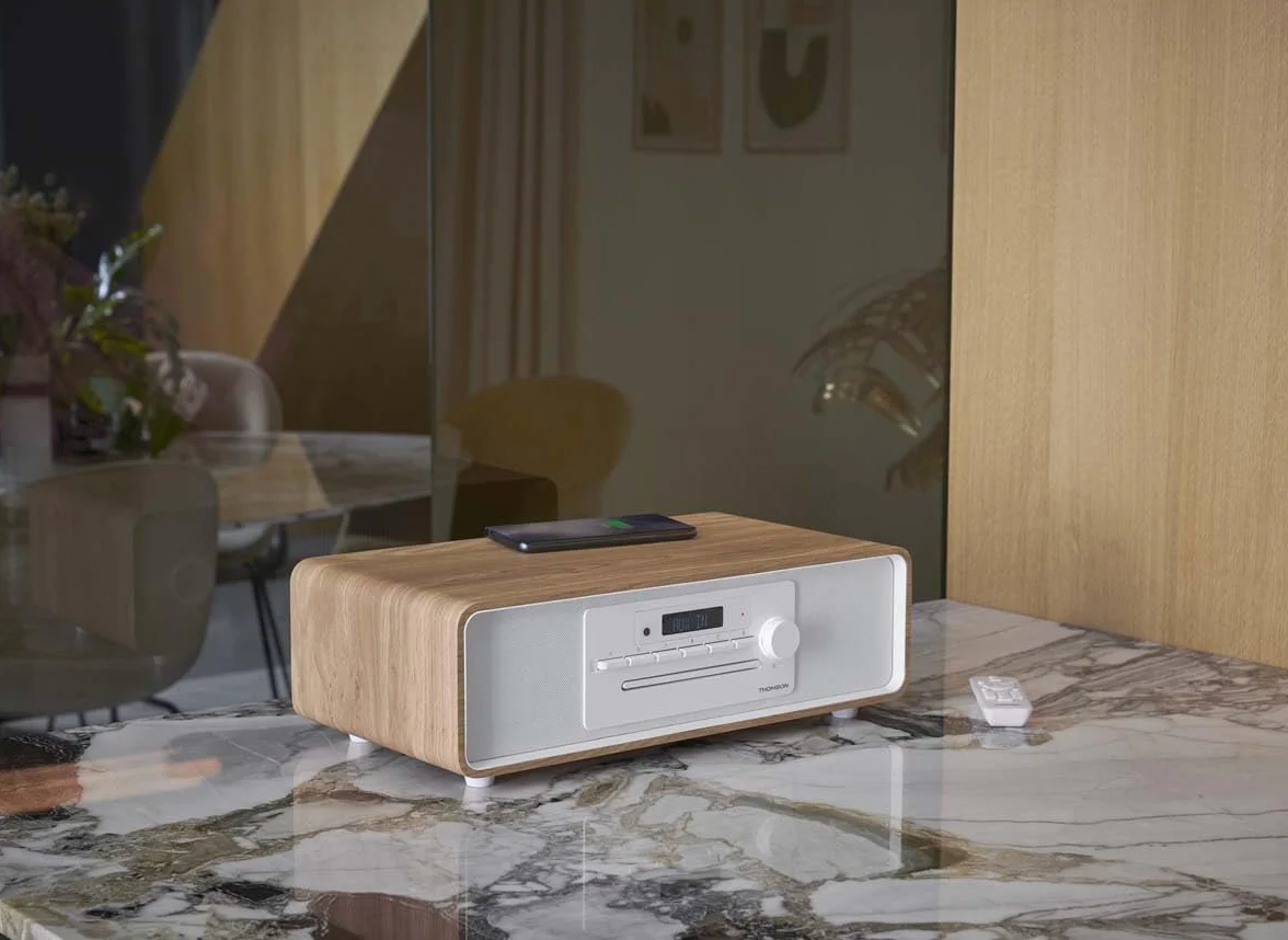 THOMSON Micro-chaîne Bluetooth Radio FM/CD/MP3/USB 60W Égaliseur Blanche et Noire