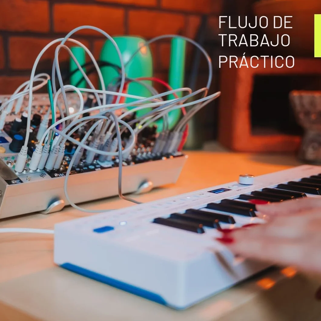 Arturia - Keystep MK2 - Controlador MIDI portátil, secuenciador y arpegiador - 32 teclas delgadas, pantalla OLED, secuenciador de pasos polifónico, arpegiador de 16 modos, compatible con CV - Blanco