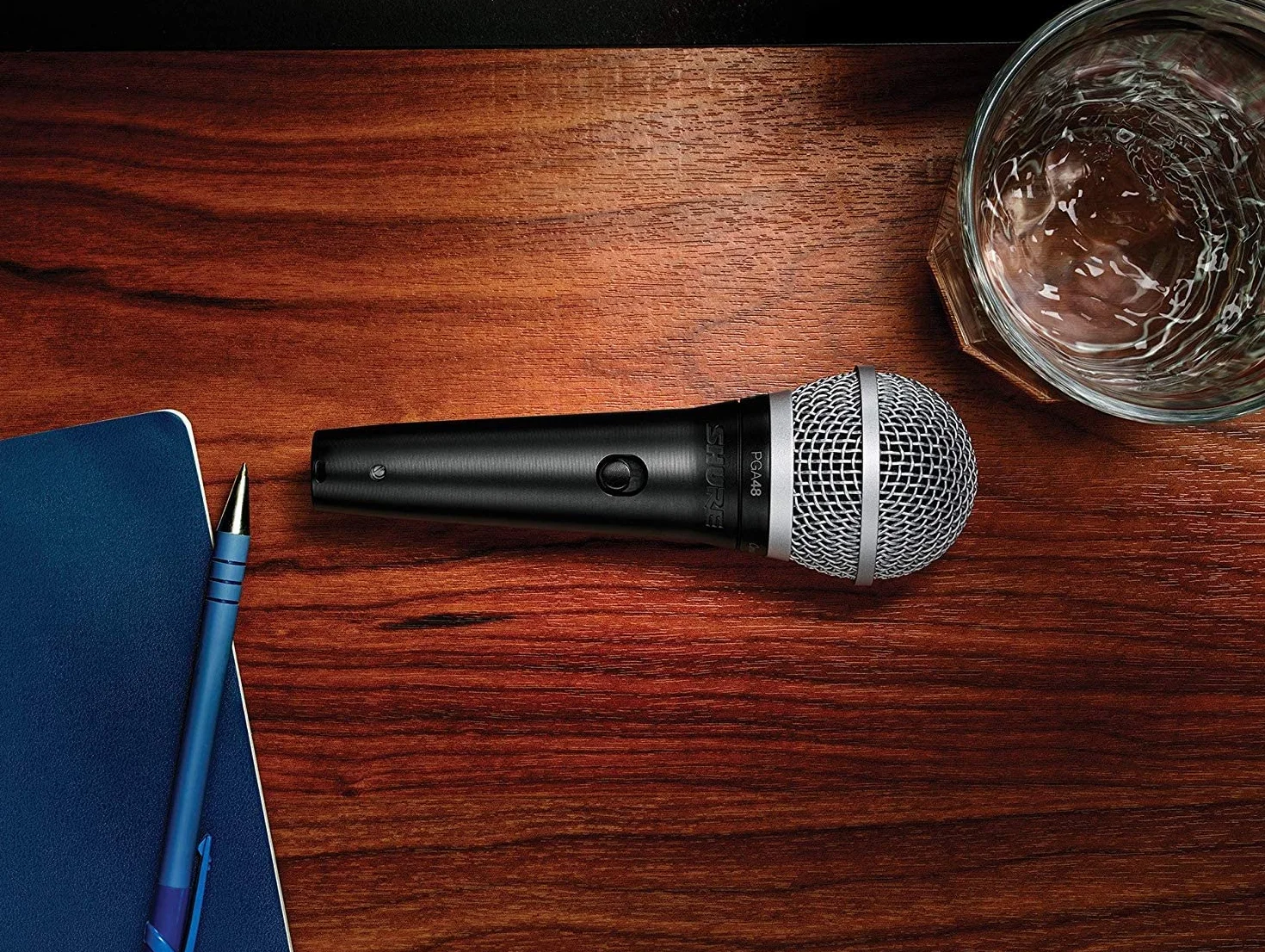 Shure PGA48-XLR-E Micrófono Dinámico de Mano para Voces con patrón de captación cardioide, Interruptor Discreto de Encendido/Apagado, Conector XLR de 3 Pines Cable XLR a XLR de 15