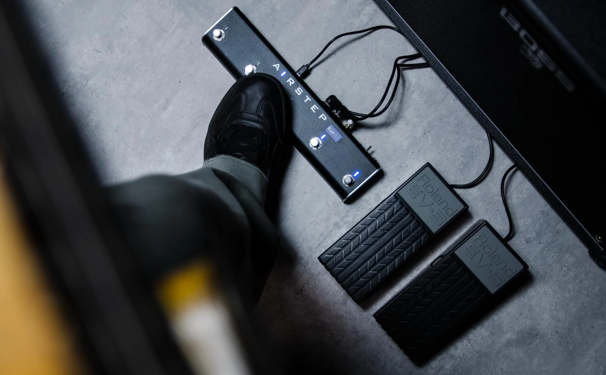 XSONIC Airstep Kat EX, KATANA Gen3, MkII y MkI, 3 modos, cambio de tipo de efecto, 2 entradas para pedal de expresión, modifica el sonido del amplificador con la app BTS para iOS y Android.